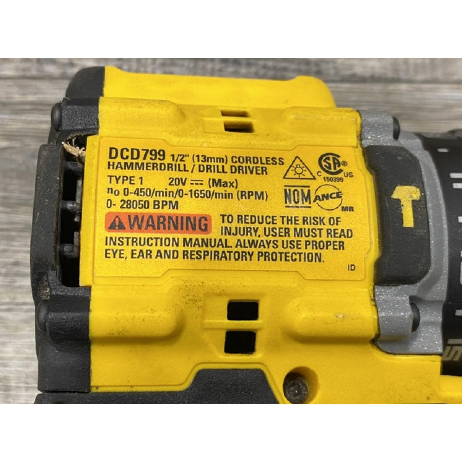 AS-IS DEWALT ATOMIC 20V Lithium-Ion Cordless 1/2 in. Hammer Drill Kit