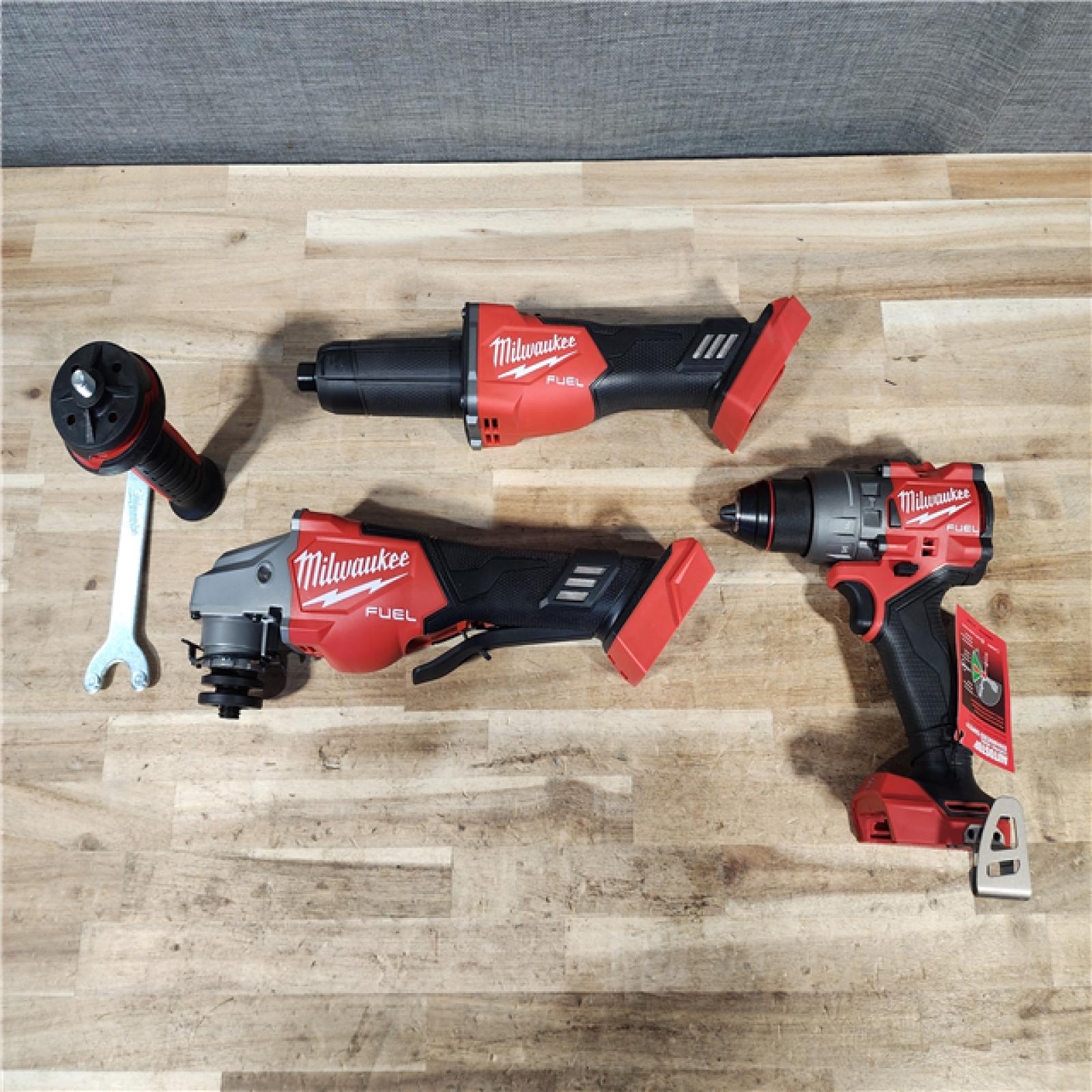 HOUSTON LOCATION - AS-IS MILWAUKEE 3 TOOL COMBO