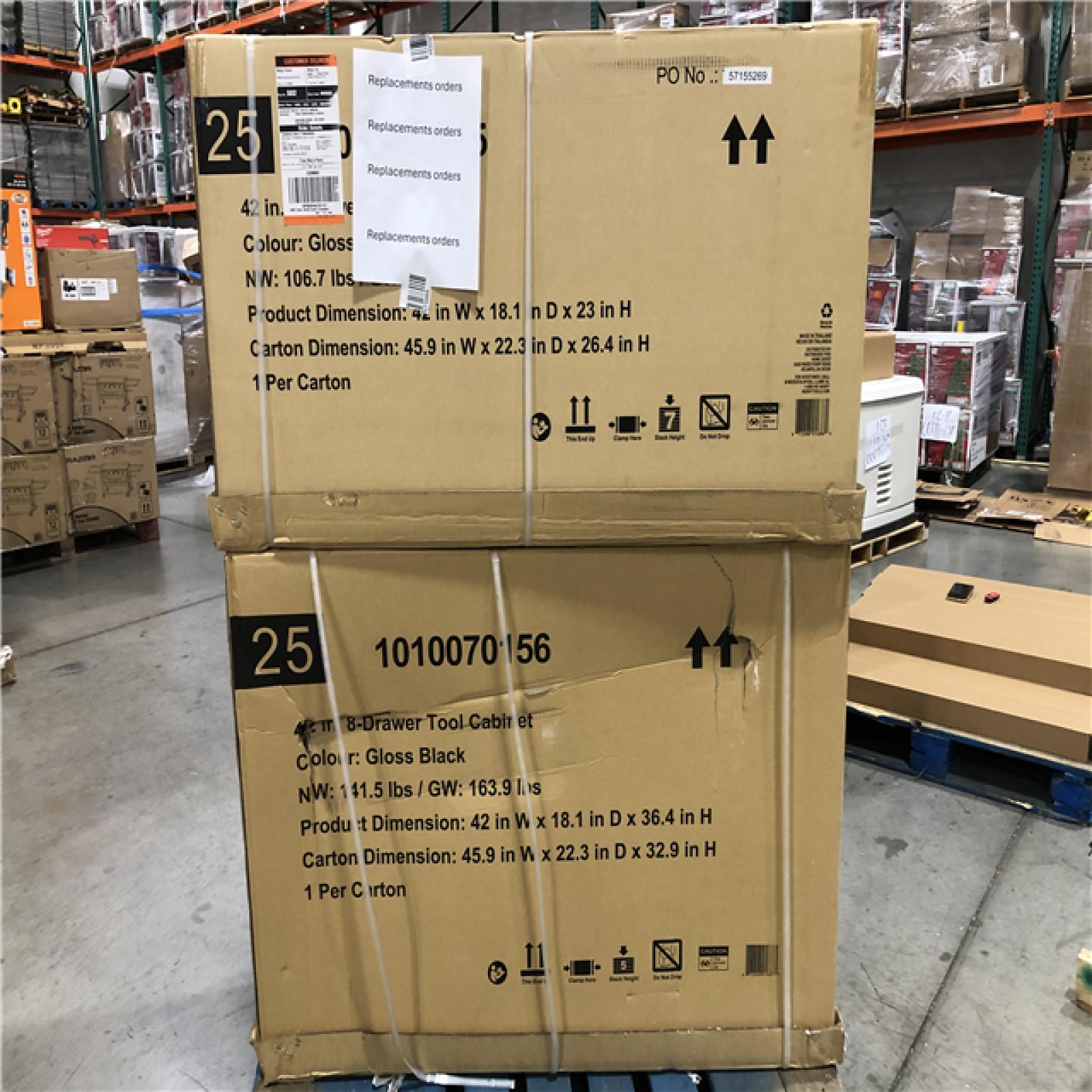 DALLAS LOCATION- Husky Tool Storage 42 in. W x 18 in. D Standard Duty Black Tool Chest Combo