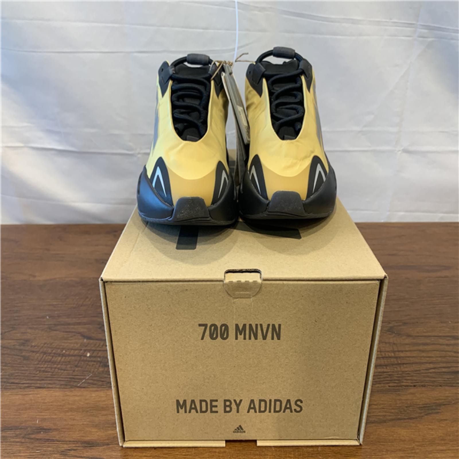 NEW! Yeezy Boost 700 Mnvn Honey Flux - Size: 4