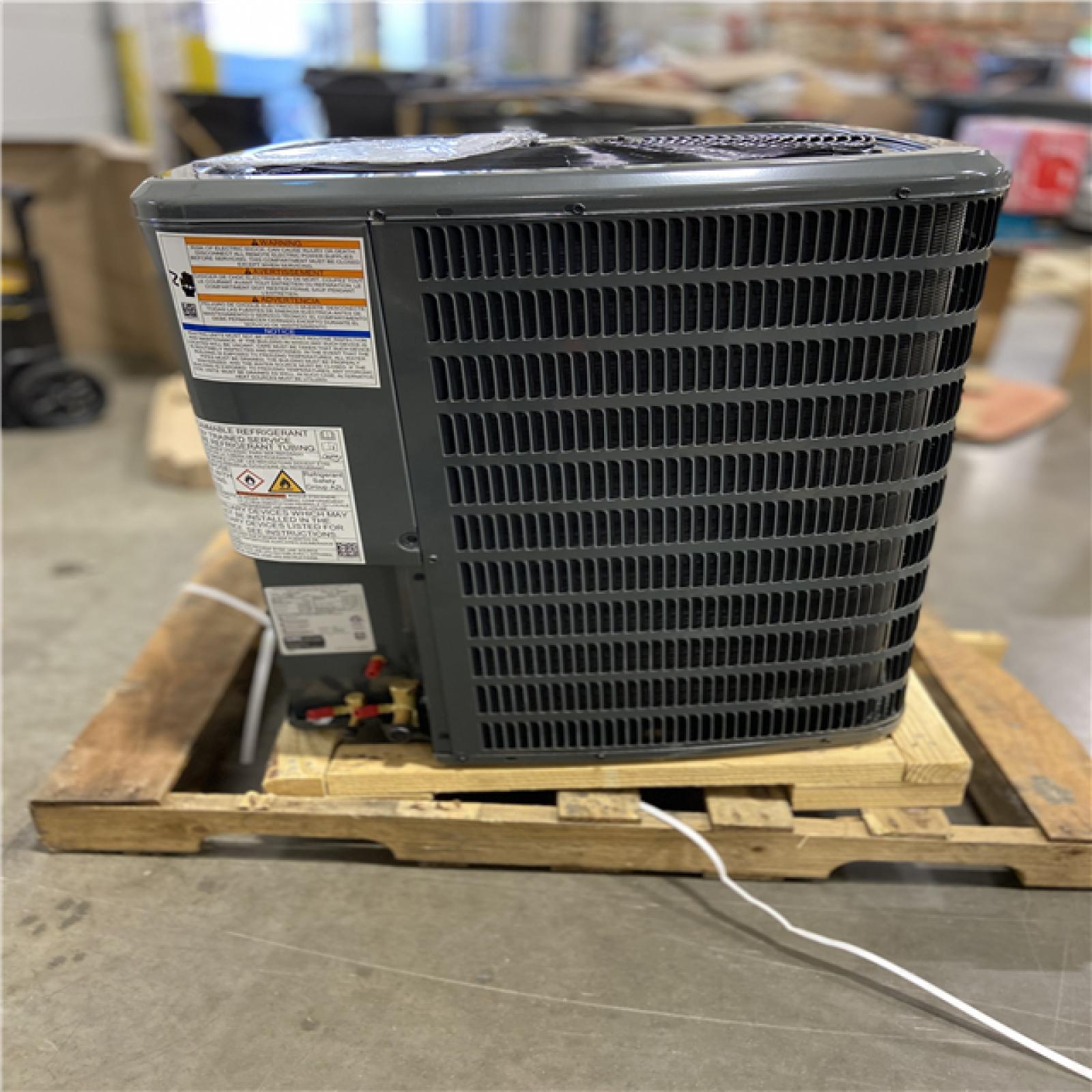 DALLAS LOCATION - Goodman 2 Ton 15.2 SEER2 R32 Heat Pump Condenser - GLZS4BA2410