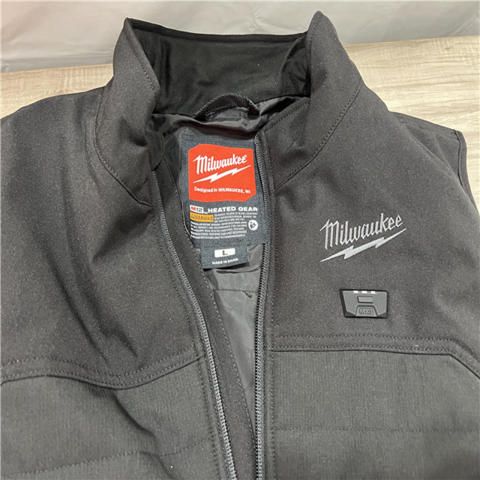 AS-IS Milwaukee Men's Large 12-Volt Lithium-Ion Cordless Axis Black Heated Vest Kit