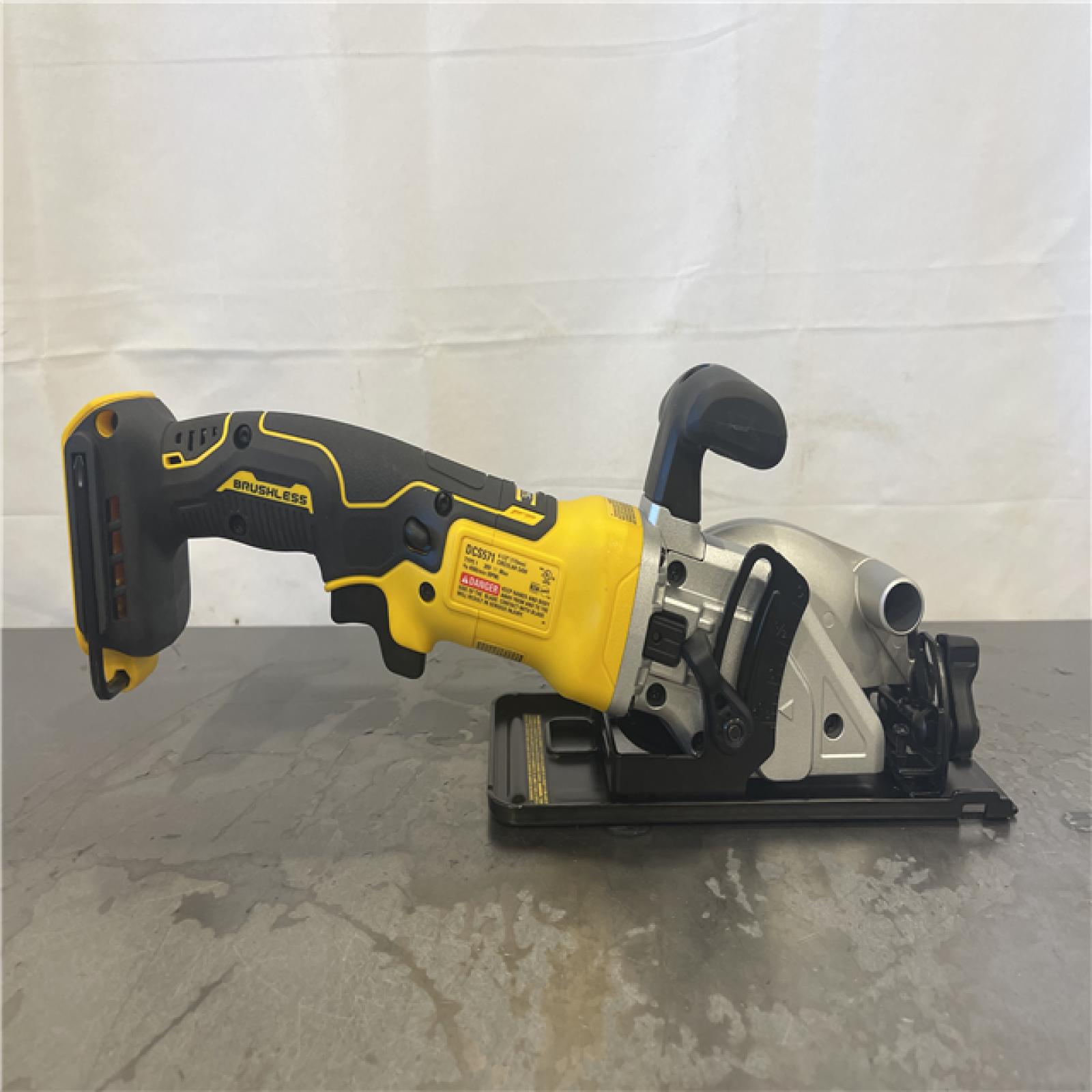 AS-IS- DEWALT ATOMIC 20V MAX Cordless Brushless 4-1/2 in. Circular Saw (Tool Only)