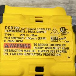 AS-IS DEWALT ATOMIC 20V Cordless 1/2 in. Compact Hammer Drill Kit