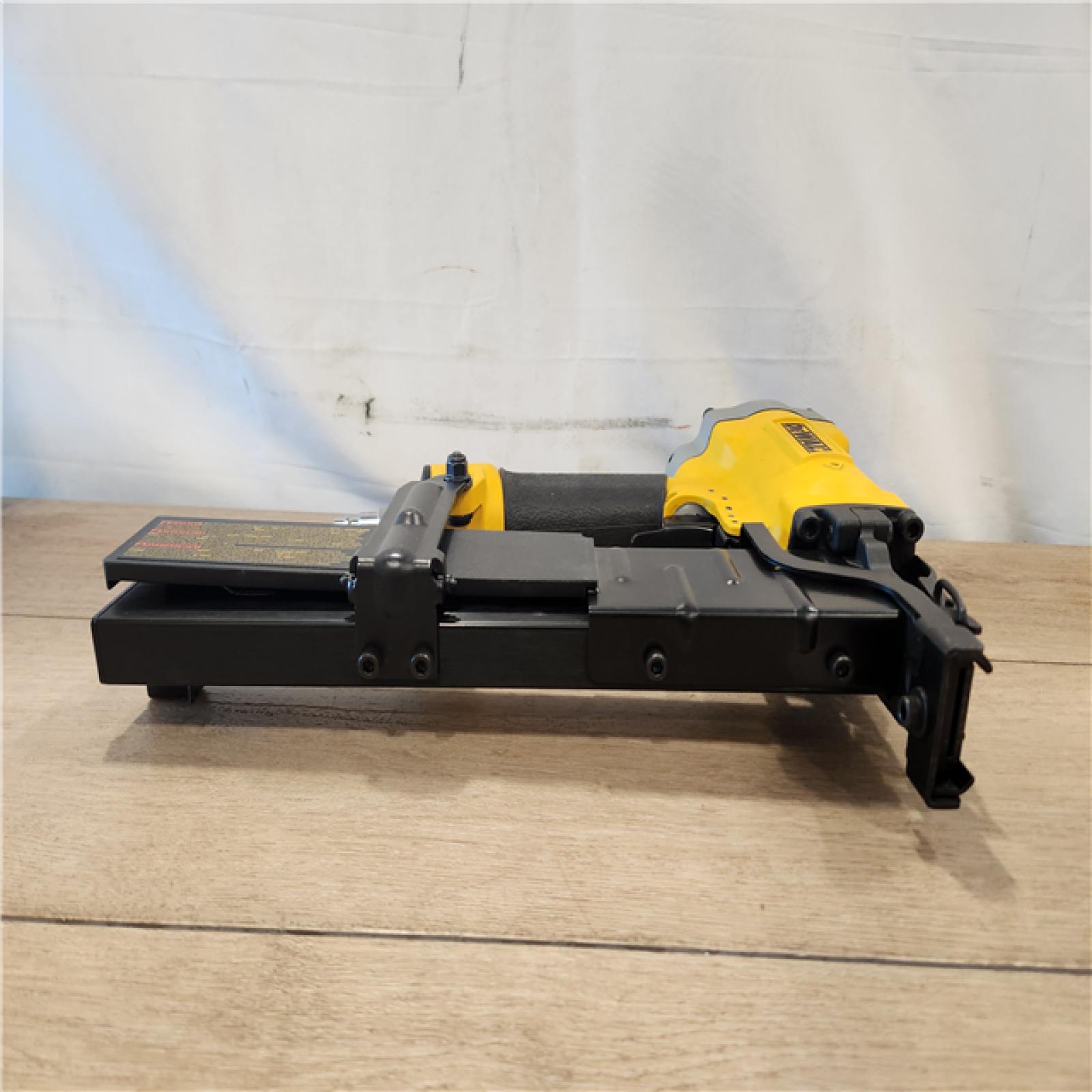 AS-IS- DeWalt 16 Gauge 1 Crown 2 Lathing Stapler