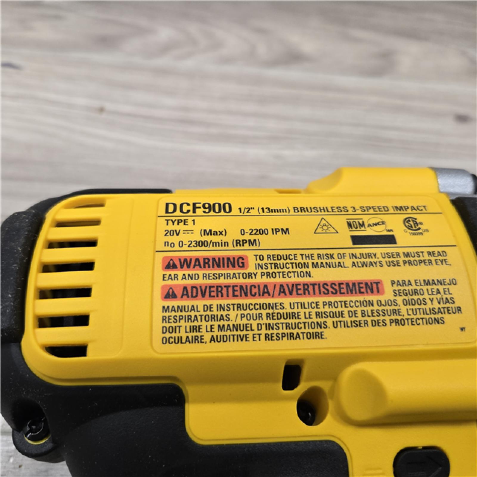 AS-IS Dewalt 20V MAX Cordless 1/2 in. Impact Wrench Kit