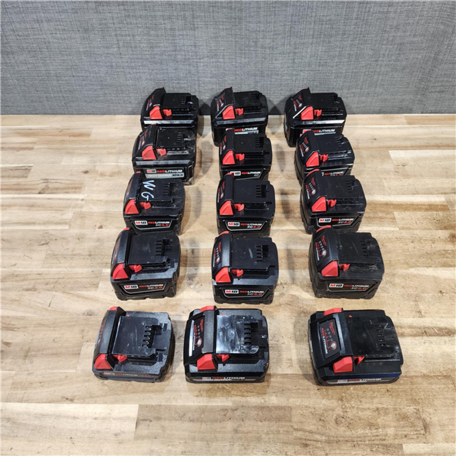 HOUSTON LOCATION - AS - IS MILWAUKEE BATTERY PACK QTY - 15