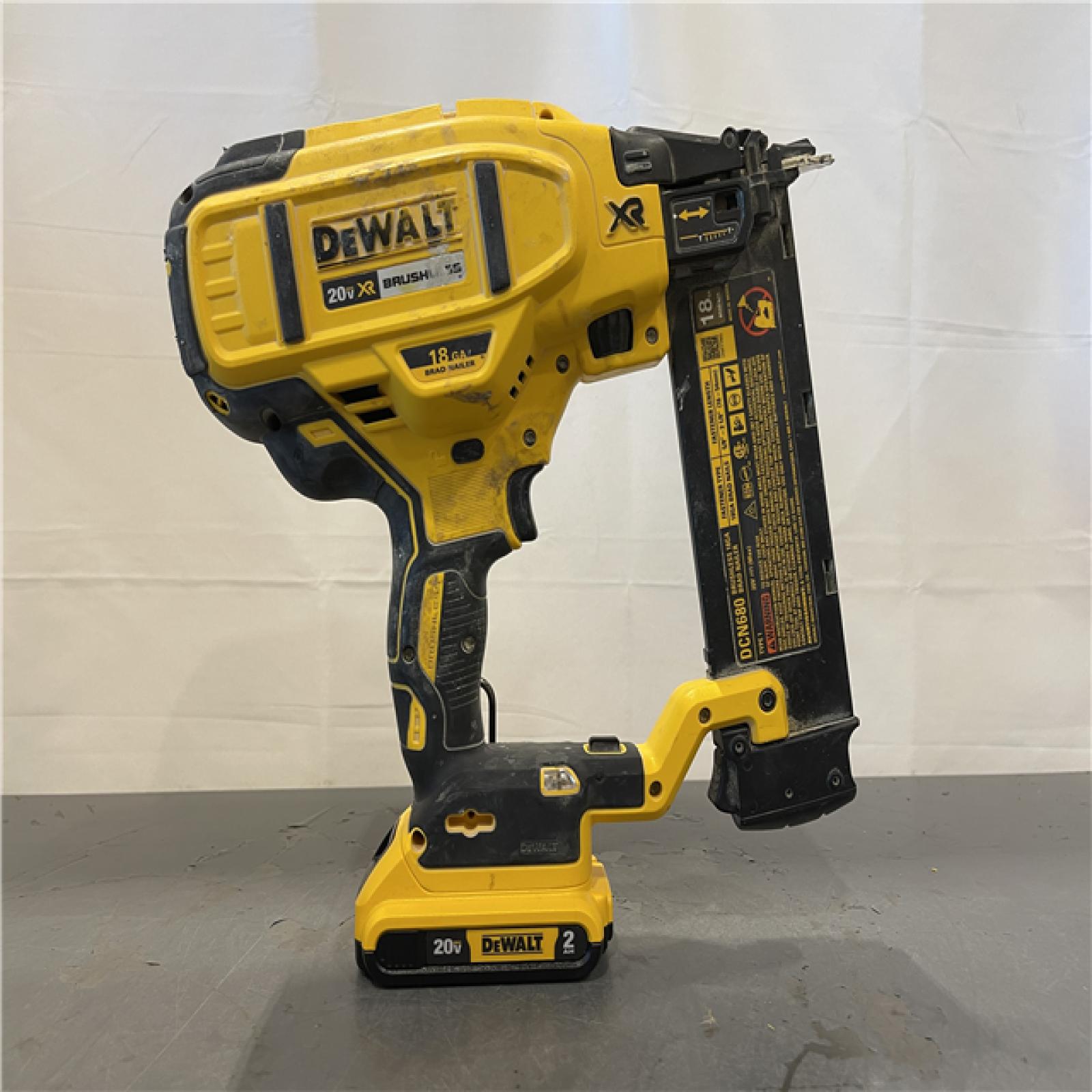 AS-IS - DEWALT 20V MAX XR Lithium-Ion 2-1/8 in. 18-Gauge Electric Cordless Brad Nailer Kit