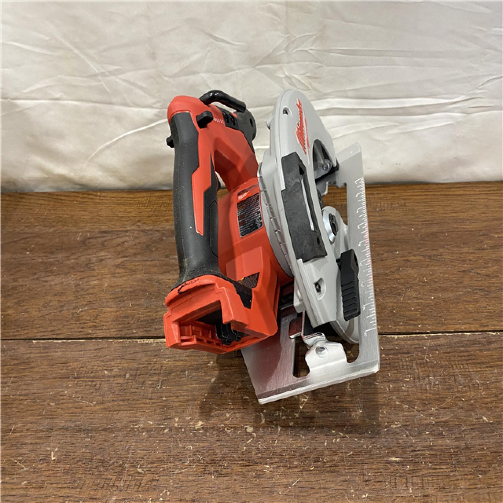 AS-IS Milwaukee M18 7-1/4  18V Brushless Circular Saw 2631-20 (Bare Tool)