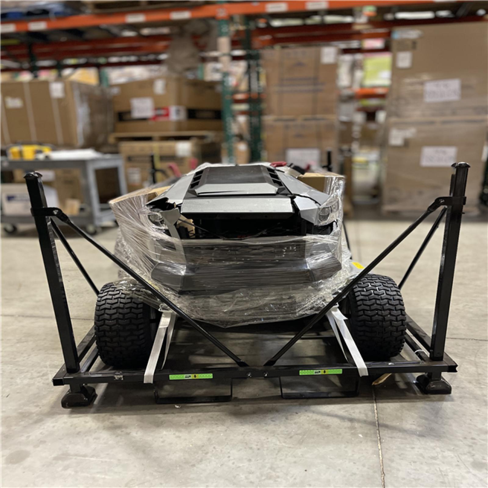 DALLAS LOCATION- AS IS- Murray MT100 42 in. 13.5 HP 500cc E1350 Series Briggs and Stratton Engine 6-Speed Manual Gas Tractor Mower