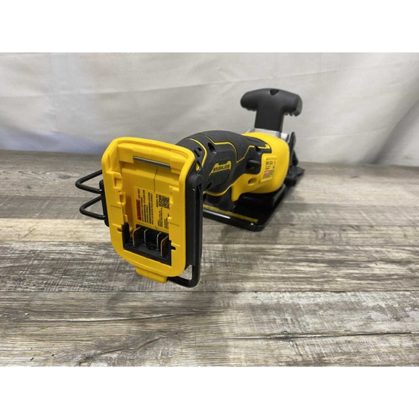AS-IS DEWALT ATOMIC 20V MAX Cordless Brushless 4-1/2 in. Circular Saw (Tool Only)