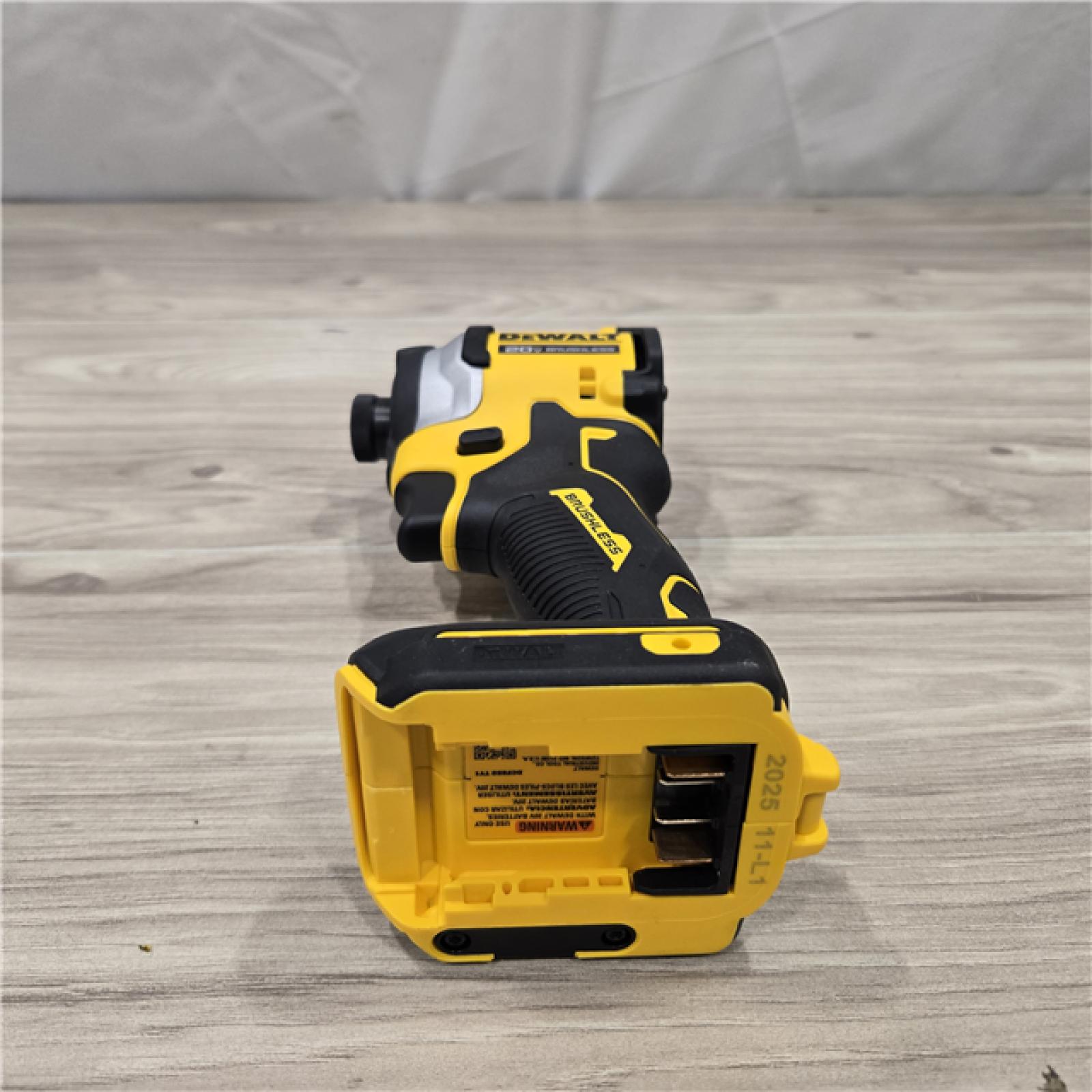 AS-IS DeWalt 20V MAX ATOMIC 1/4 in. Cordless Impact Driver Kit