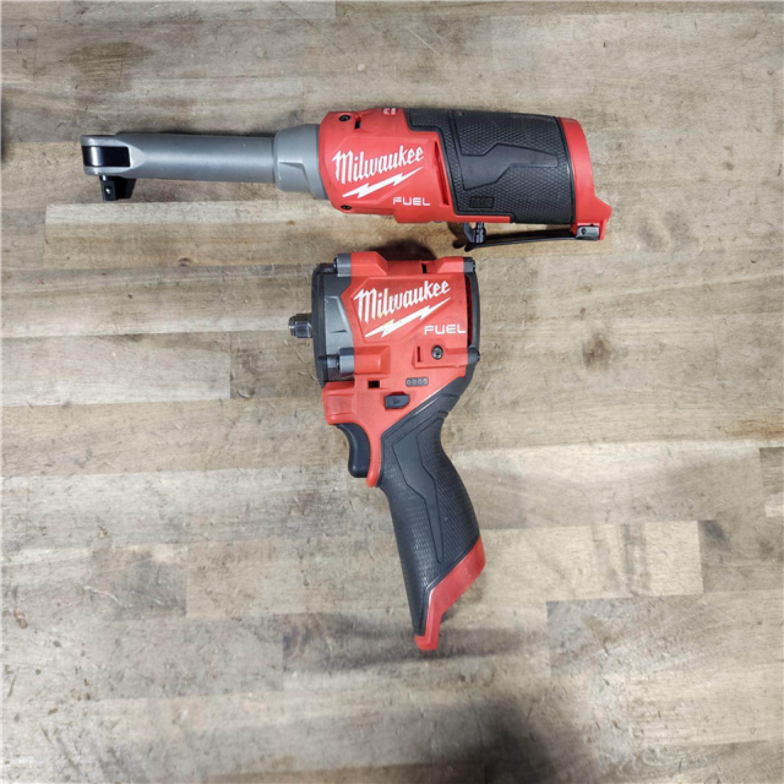 HOUSTON LOCATION - AS-IS MILWAUKEE 2 TOOL COMBO KIT W/ (2) BATTERY & CHARGER