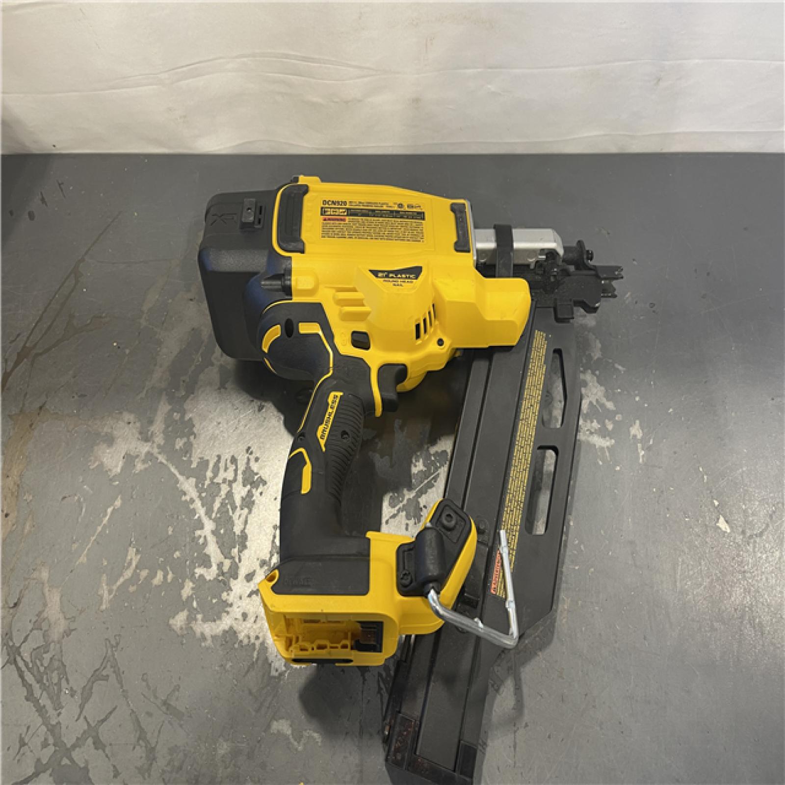 DeWalt 20V MAX Cordless 21 Deg Framing Nailer Tool Only 20 V