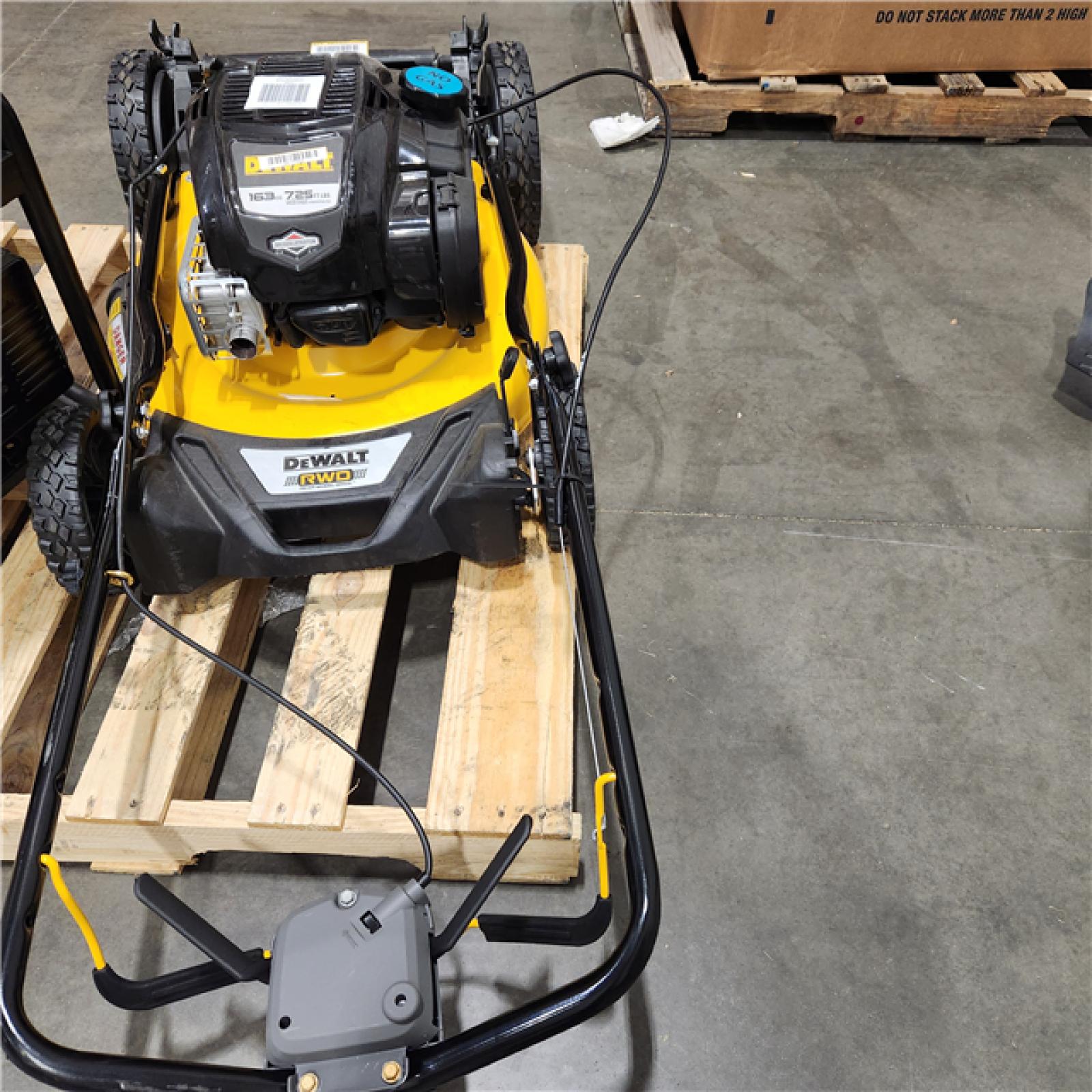 Dallas Location - As-Is DEWALT 21 in. 163cc Gas Lawn Mower