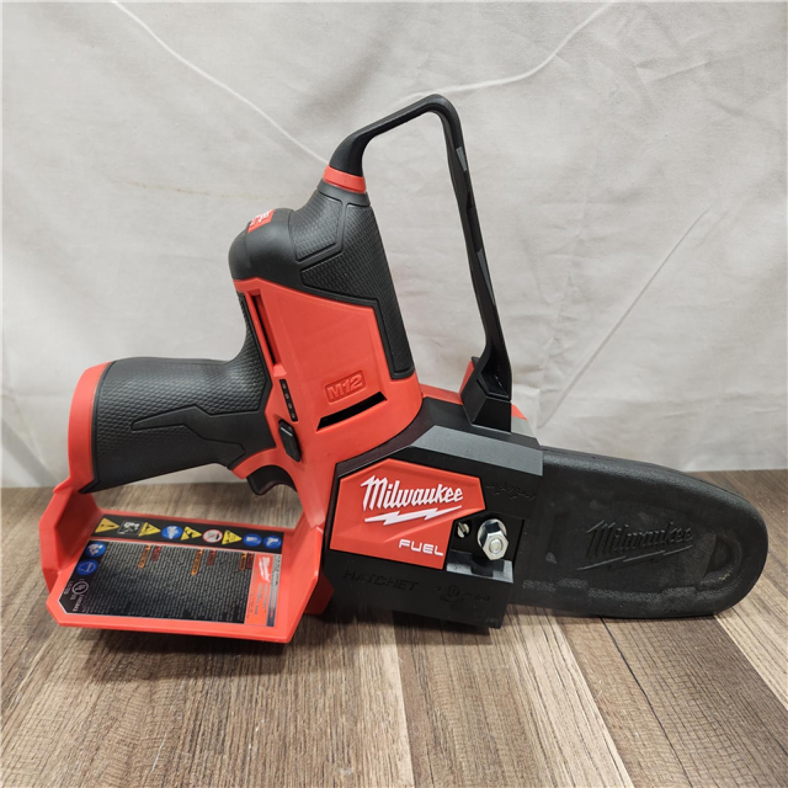 AS-IS- Milwaukee M12 FUEL 6 in. 12V Lithium-Ion Brushless Cordless Pruning Saw HATCHET (Tool-Only)