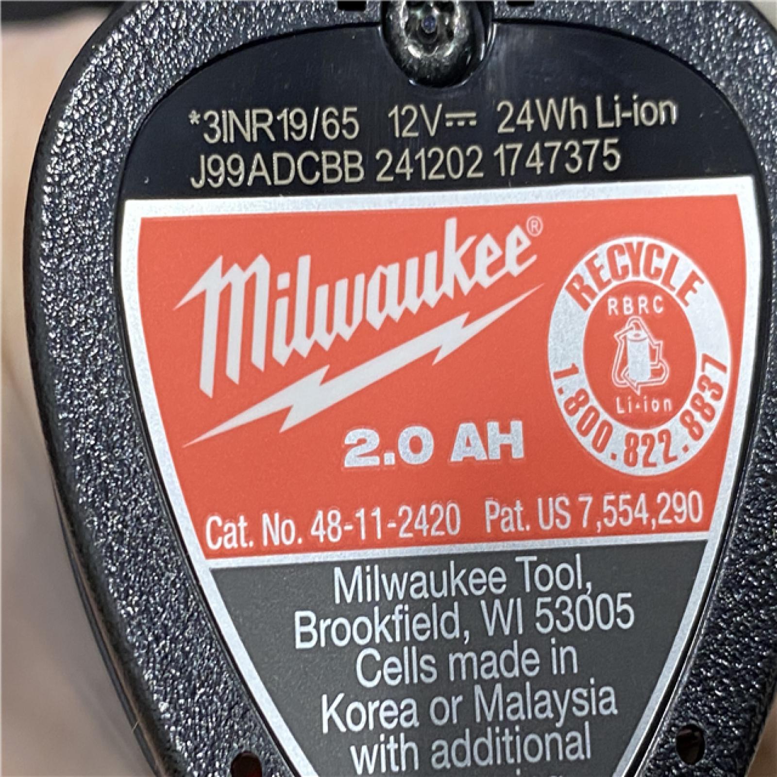 AS-IS Milwaukee Men's Large 12-Volt Lithium-Ion Cordless Black Heated Jacket Hoodie Kit