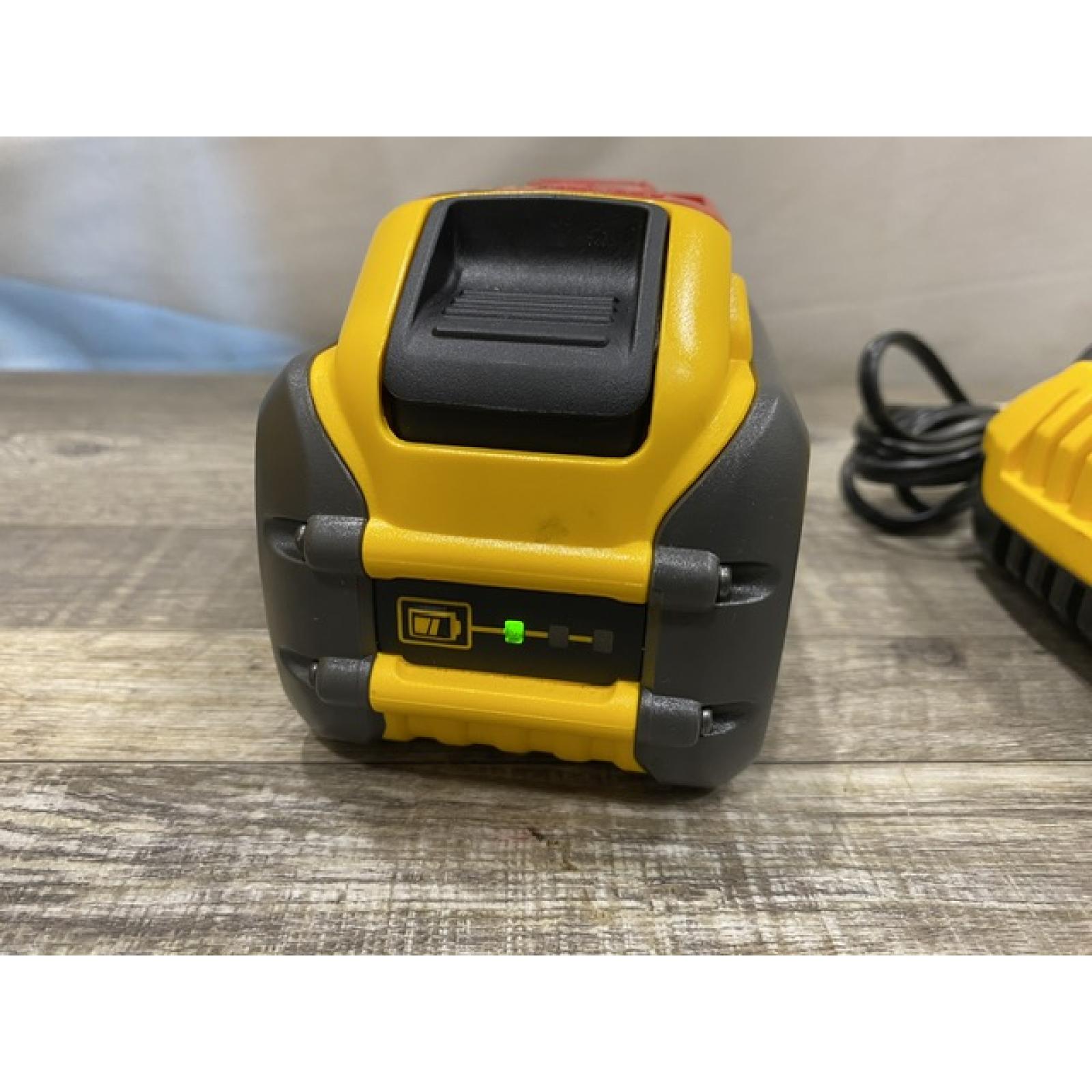 AS-IS DEWALT 20V/60V MAX FLEXVOLT Lithium-Ion 9.0Ah Battery and Charger Starter Kit