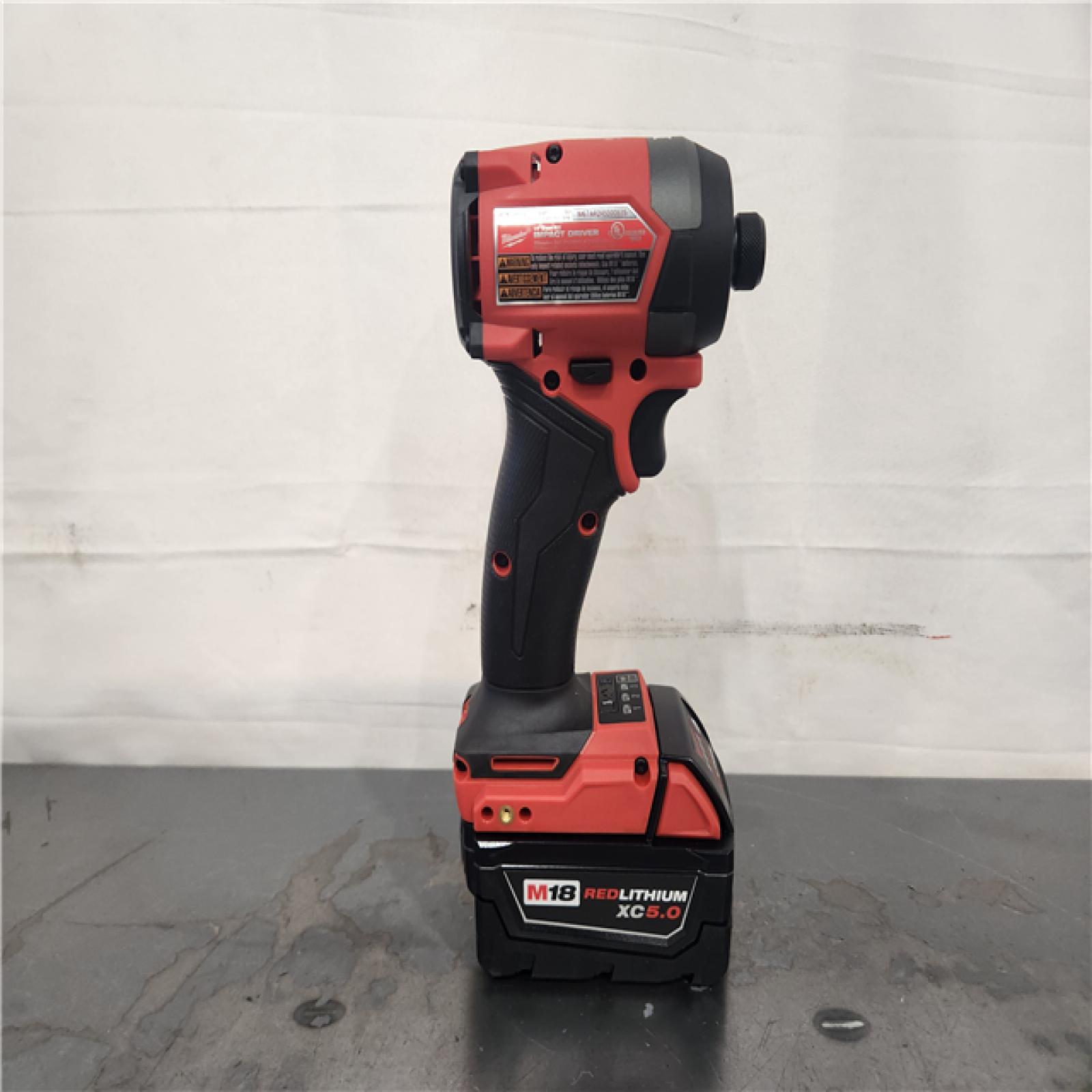 48-11-1852  2663-20 18.0 1/2  Cordless Impact Wrench  (2) Batteries