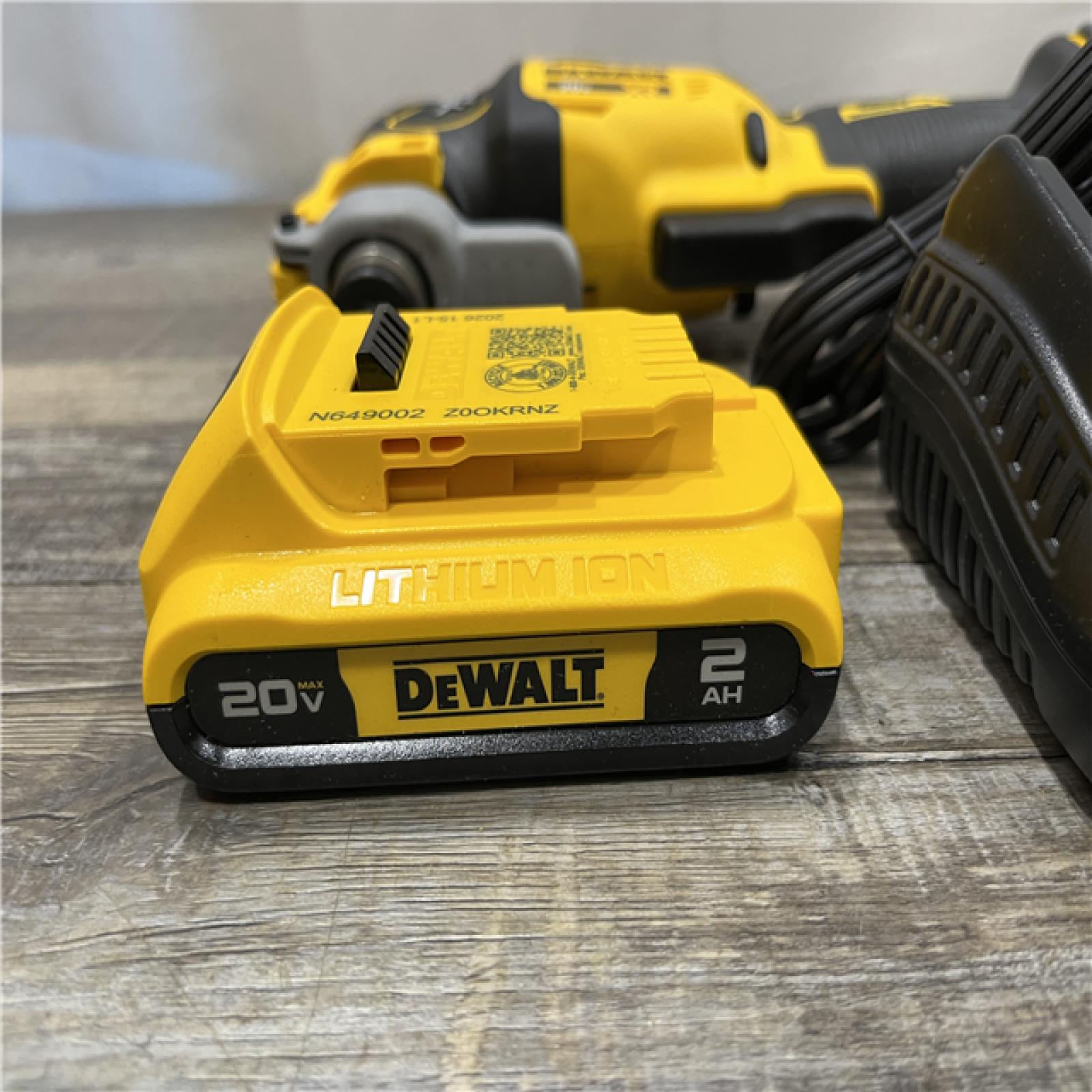 AS-IS DEWALT 20V MAX XR Cordless Brushless 3-Speed Oscillating Multi Tool Kit