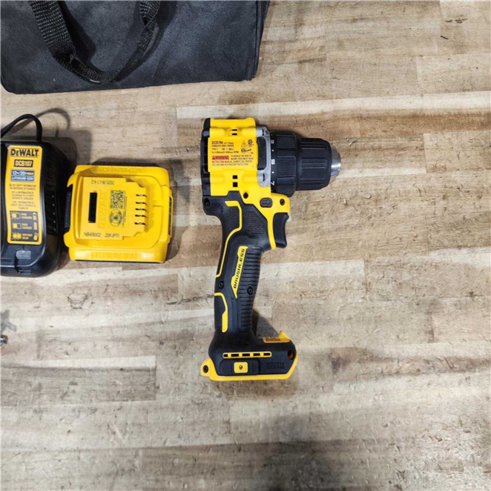 HOUSTON LOCATION - AS - IS DEWALT Atomic 20V Lithium-Ion Cordless Compact 1/2 in. Drill/Driver Kit