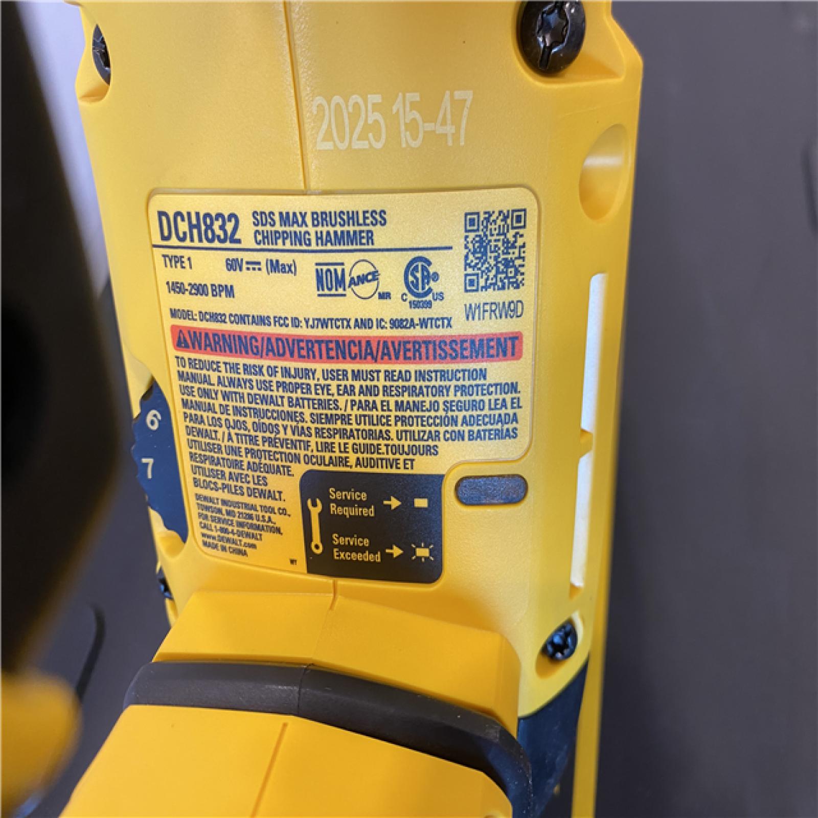 AS-IS Dewalt FLEXVOLT 60V Lithium-Ion Cordless SDS MAX 3/4 in. Chipping Hammer Kit