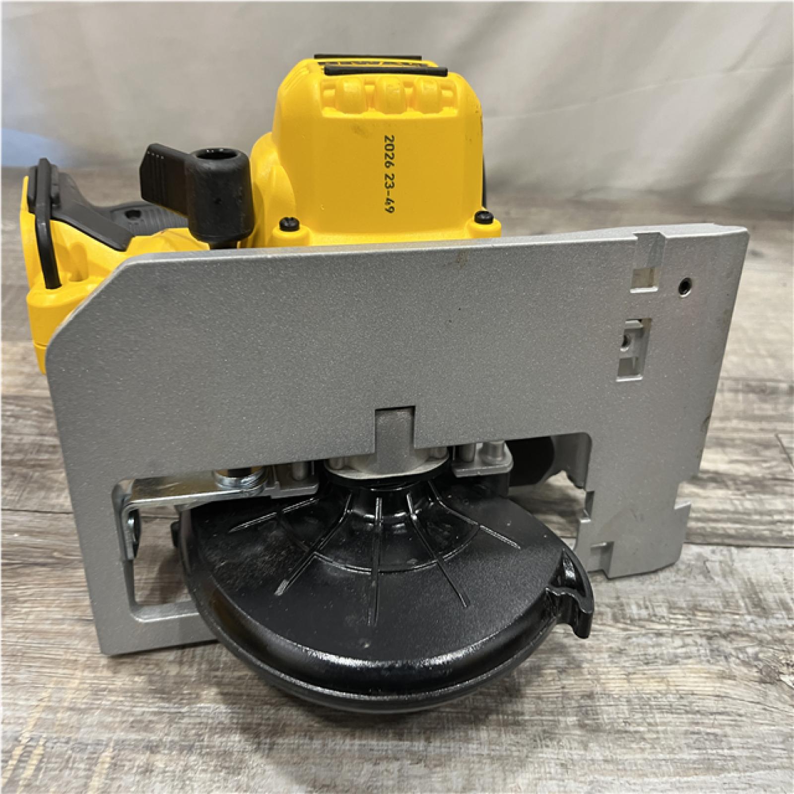 AS-IS DEWALT 20V MAX Cordless Brushless 6-1/2 in. Sidewinder Style Circular Saw (Tool Only)