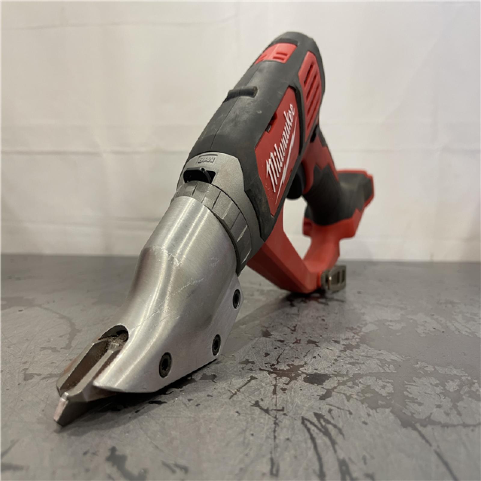 AS-IS - Milwaukee M18 18V Lithium-ion Cordless 18-gauge Double Cut Metal Shear
