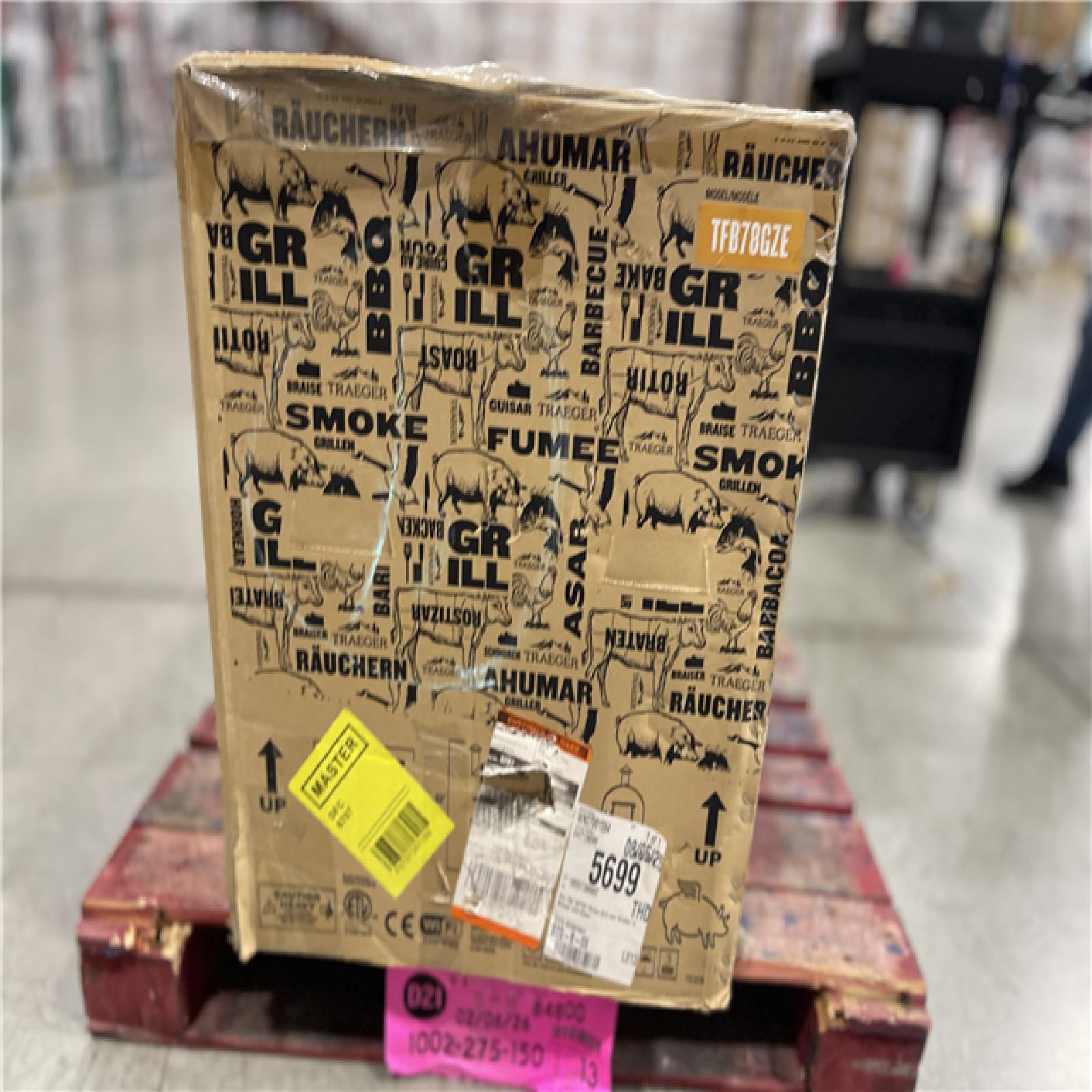 DALLAS LOCATION - Traeger Pro 780 Wi-Fi Pellet Grill and Smoker in Bronze