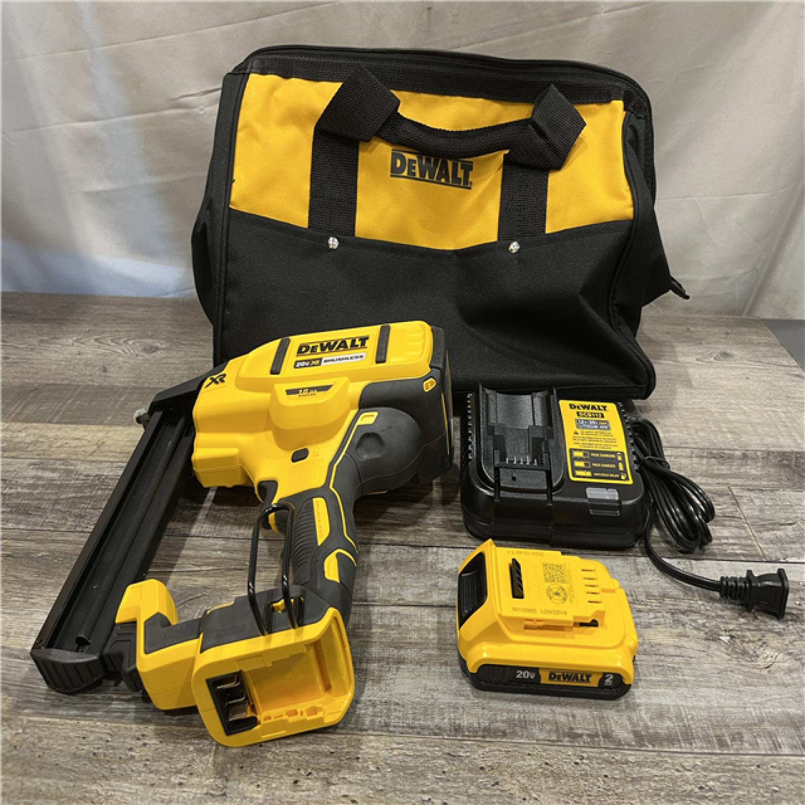 AS-IS DEWALT 20V MAX XR Lithium-Ion Cordless 18-Gauge Narrow Crown Stapler Kit