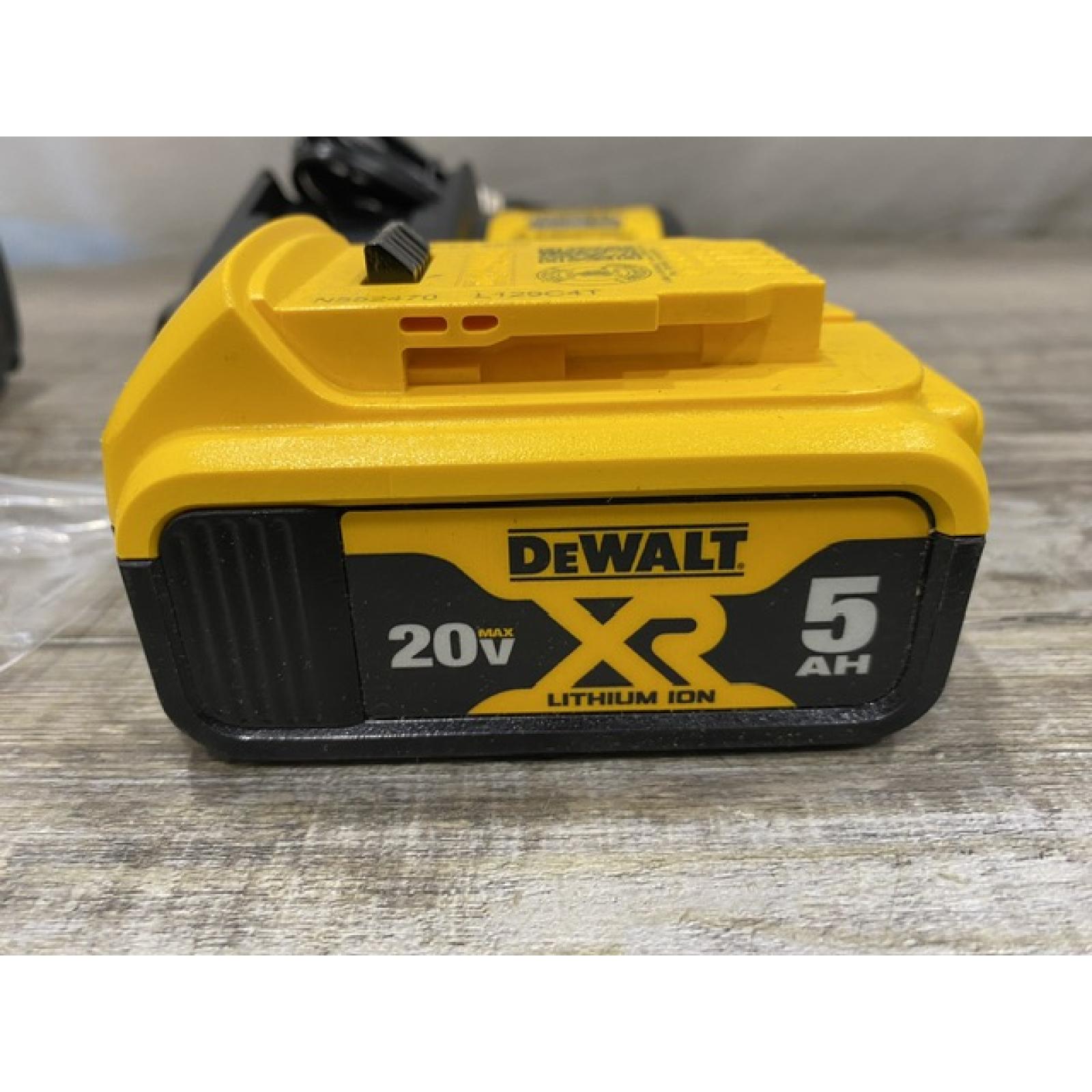 AS-IS DEWALT ATOMIC 20V MAX Lithium-Ion Cordless 1/4 in. Brushless Impact Driver Kit