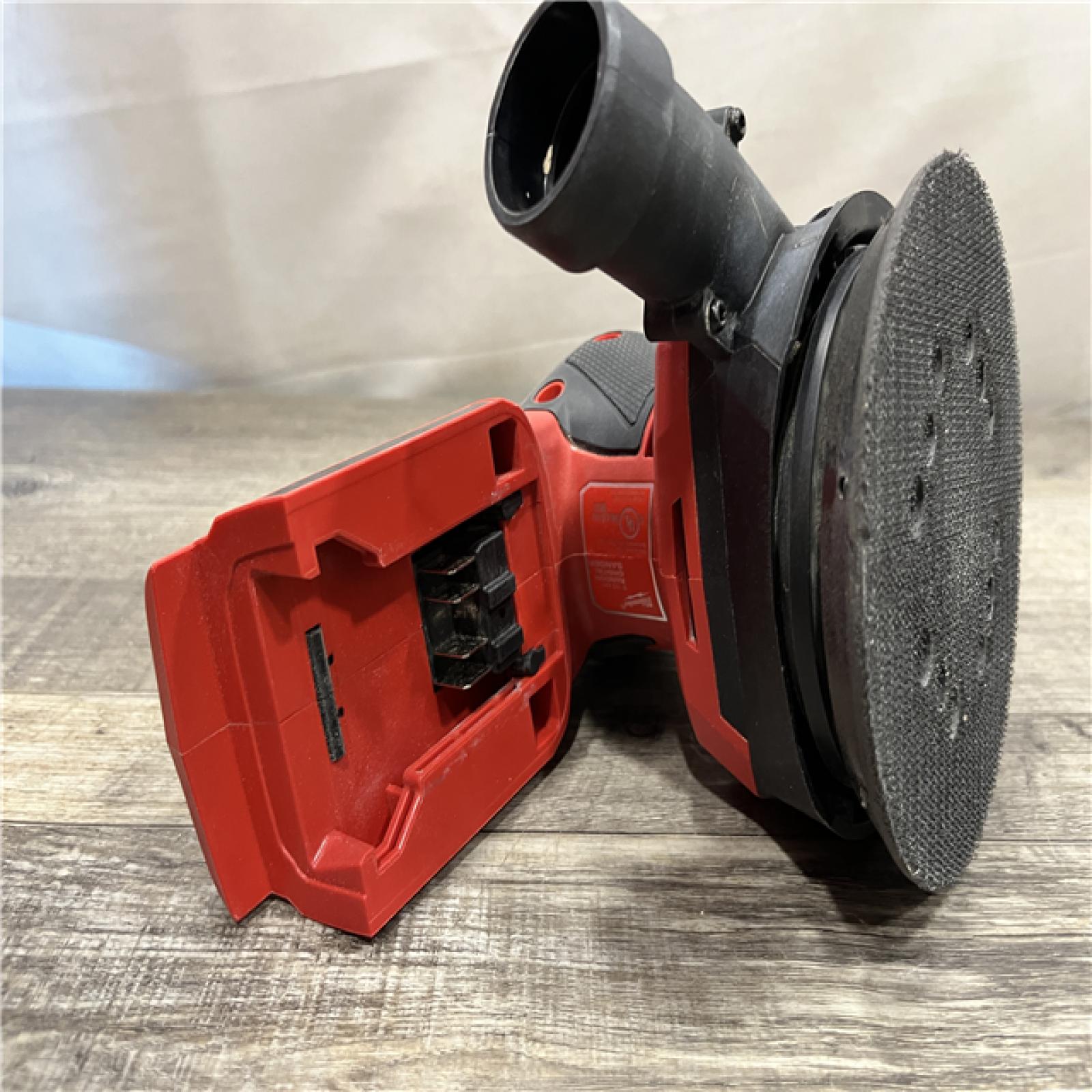 AS-IS Milwaukee 18V Lithium-Ion Brushless Cordless FUEL 5 in. Random Orbit Sander (Tool-Only)