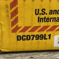 NEW- DeWalt ATOMIC 20-Volt Lithium-Ion Cordless 1/2 in. Compact Hammer Drill with 3.0Ah Battery  Charger and Bag