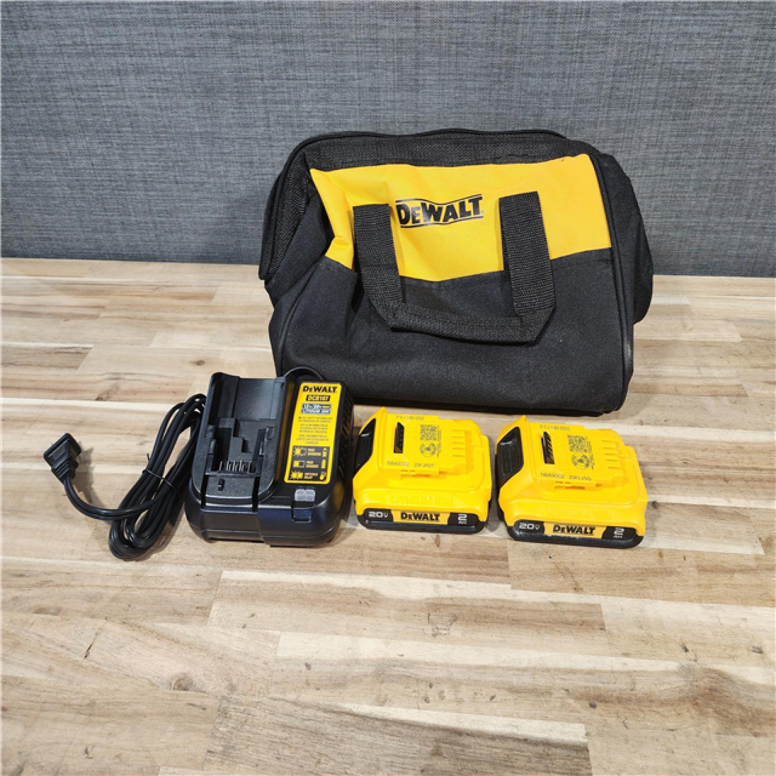 HOUSTON LOCATION - AS-IS DEWALT 2 TOOL COMBO KIT W/ (2) BATTERY & CHARGER