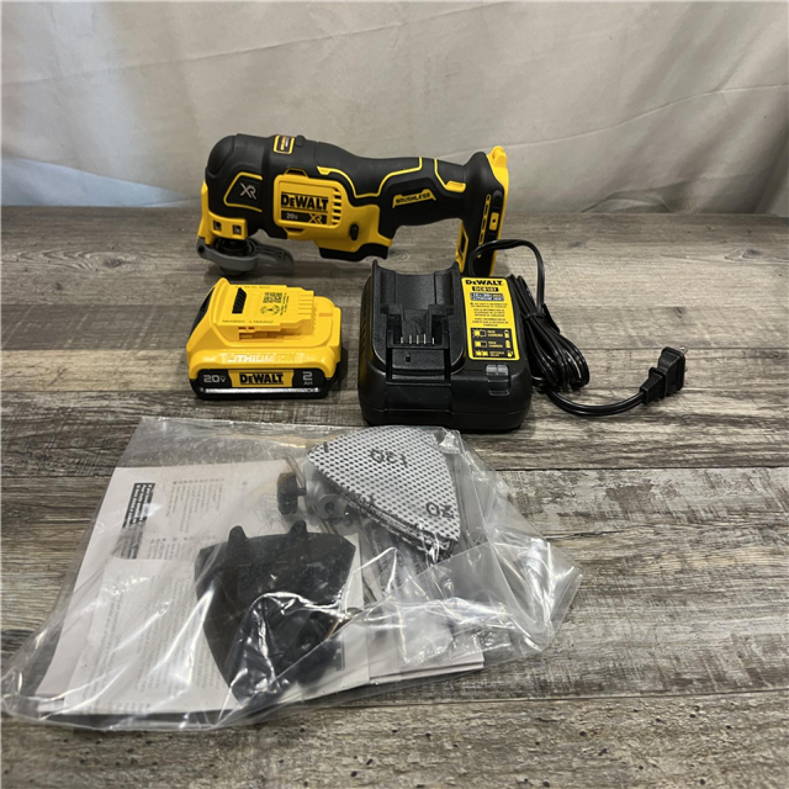 AS-IS DEWALT 20V MAX XR Cordless Brushless 3-Speed Oscillating Multi Tool Kit