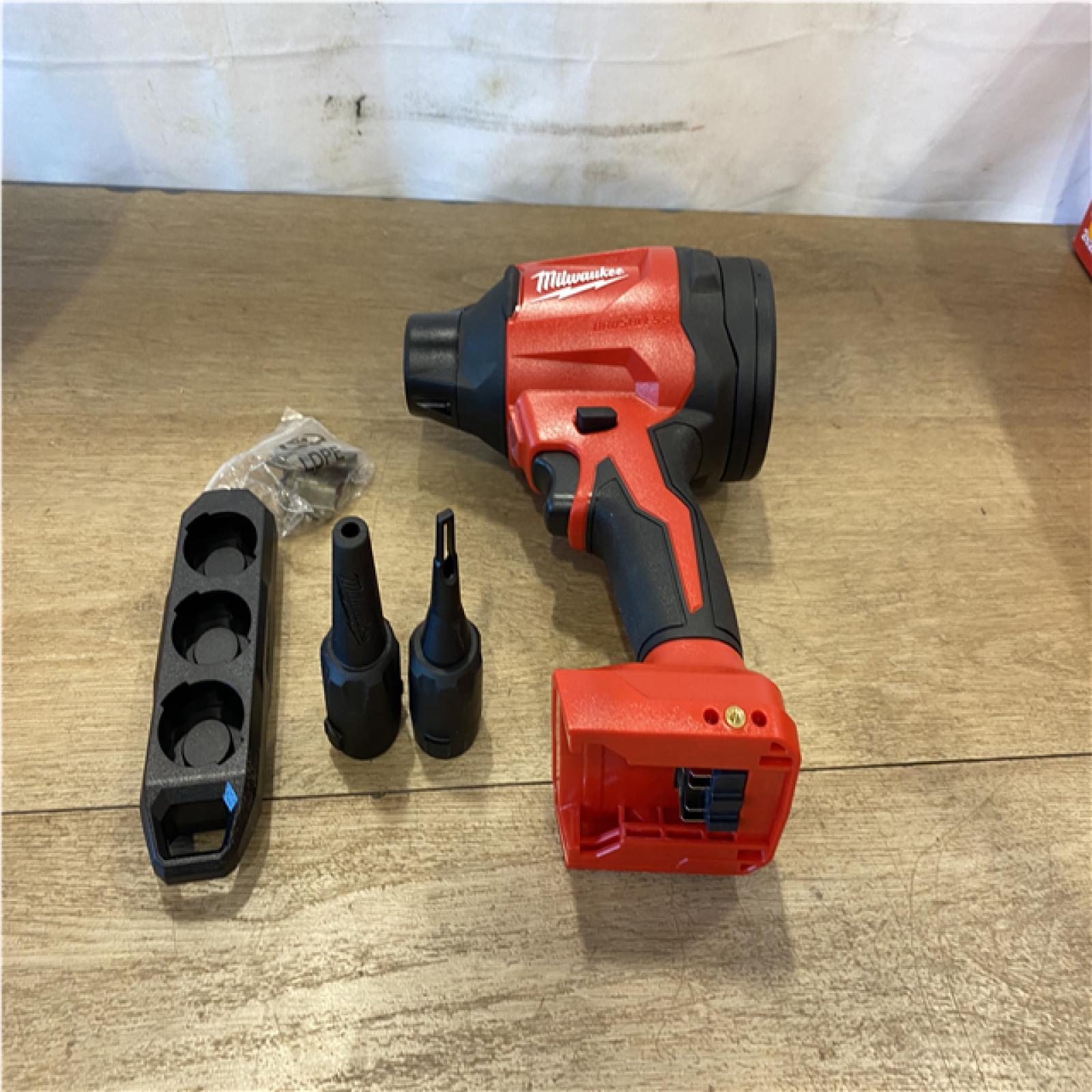 AS-IS Milwaukee 18V Lithium-Ion 570 MPH Brushless Cordless Precision Blower (Tool-Only)