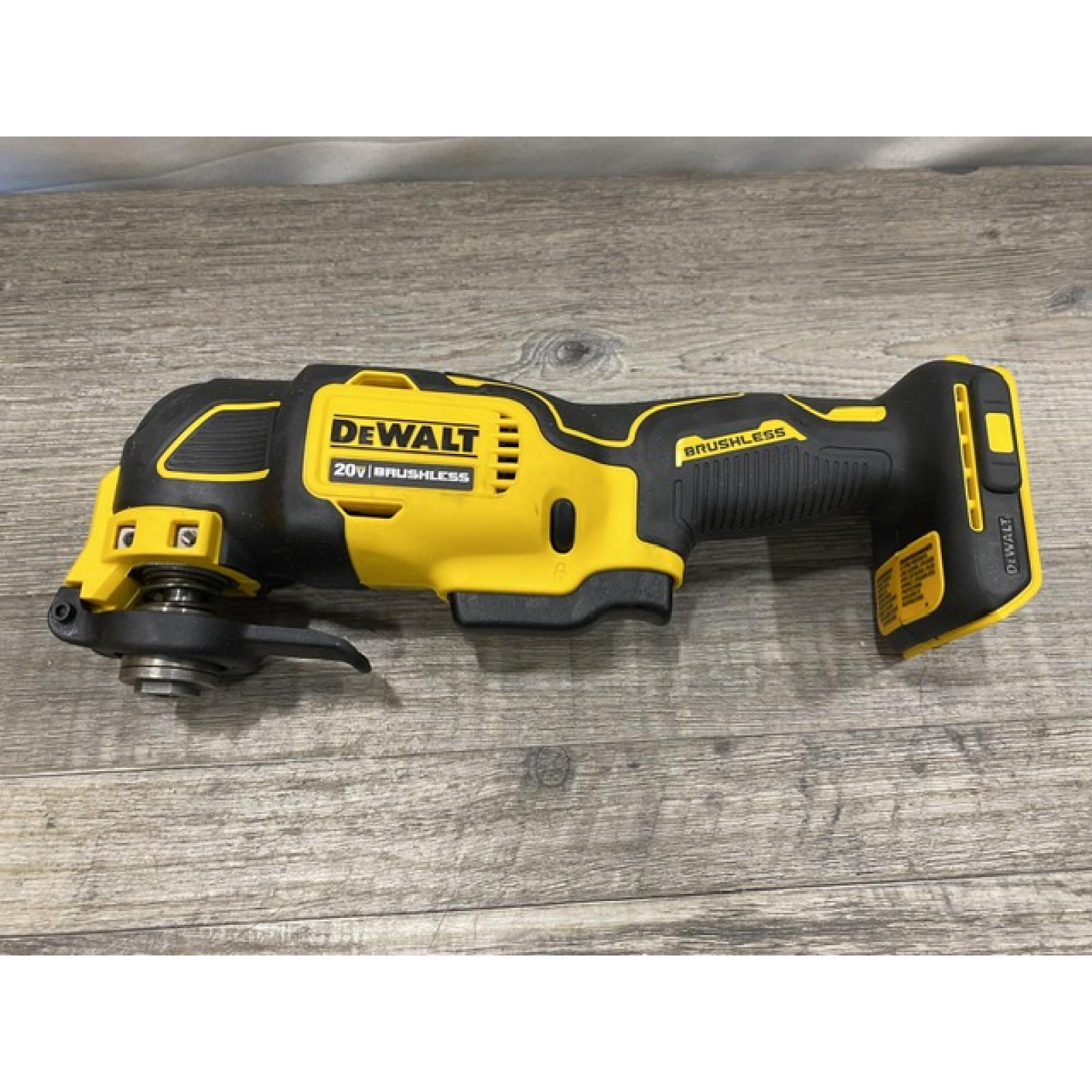 AS-IS DEWALT ATOMIC 20V MAX Cordless Brushless Oscillating Multi Tool Kit