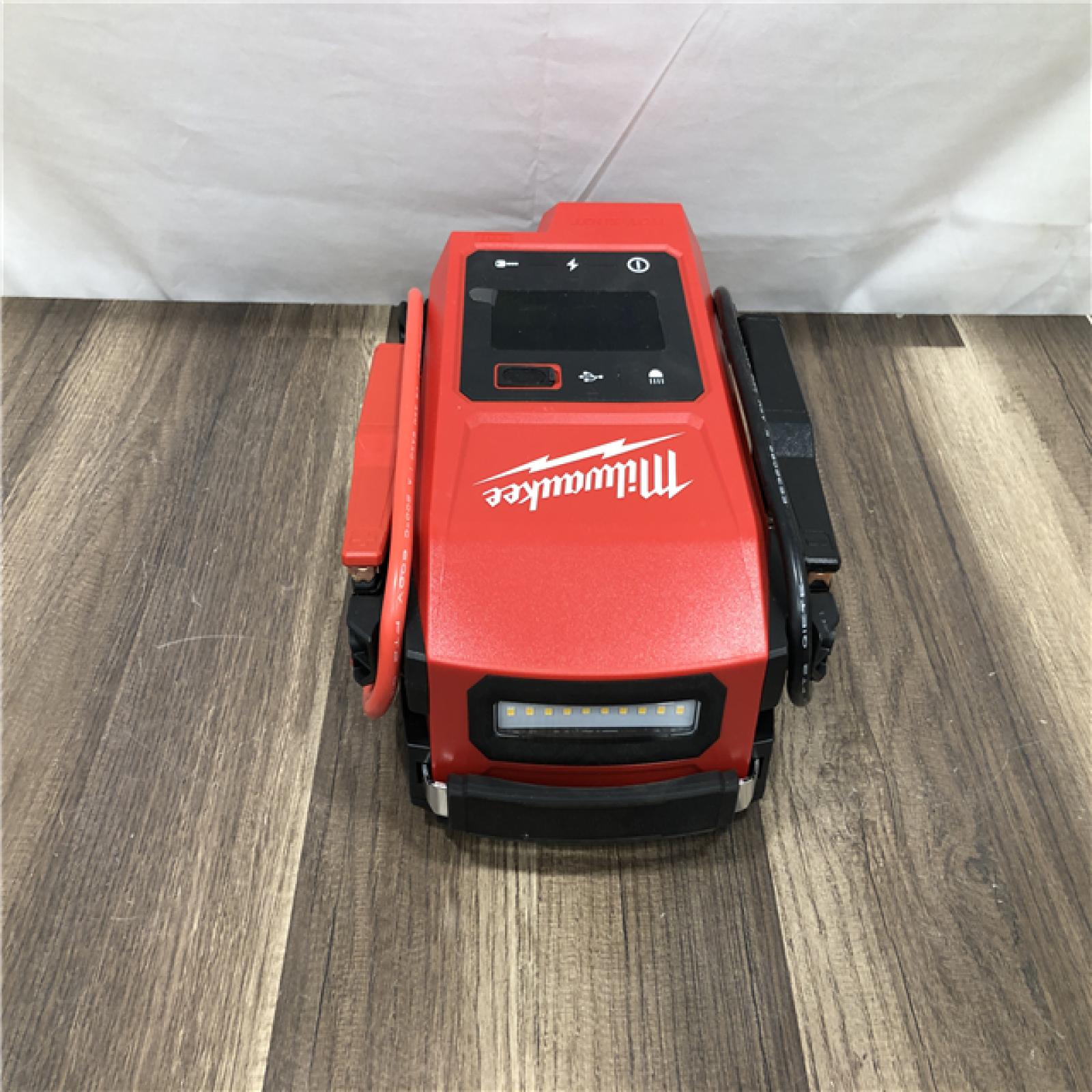 AS-IS Milwaukee 18V Lithium-Ion Cordless 2000 Peak Amp HOTSHOT Jump Starter (Tool-Only)