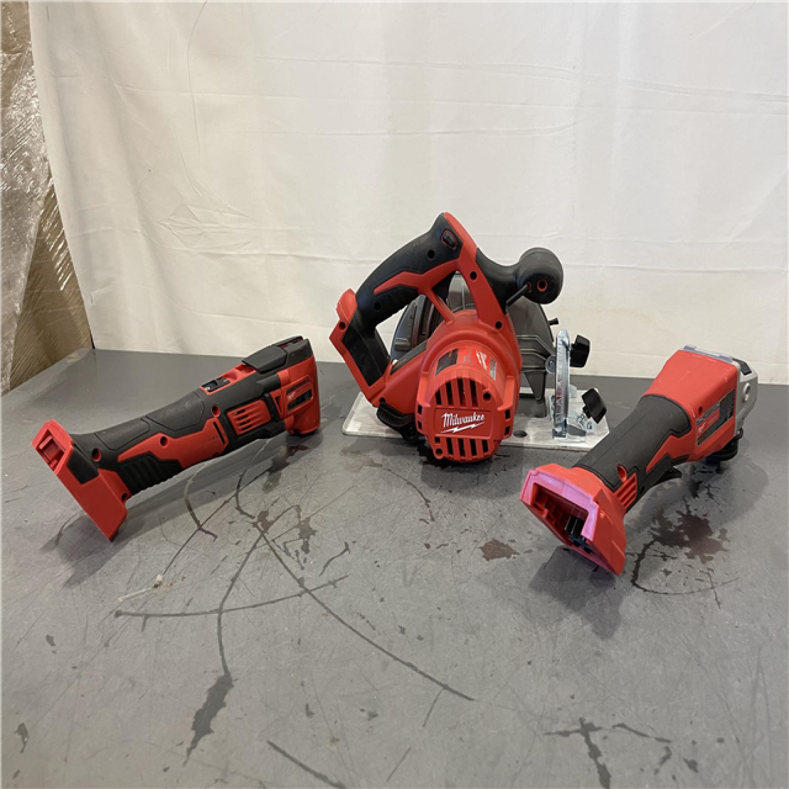 AS-IS - Milwaukee M18 18-Volt Lithium-Ion Cordless Combo Kit 7-Tool