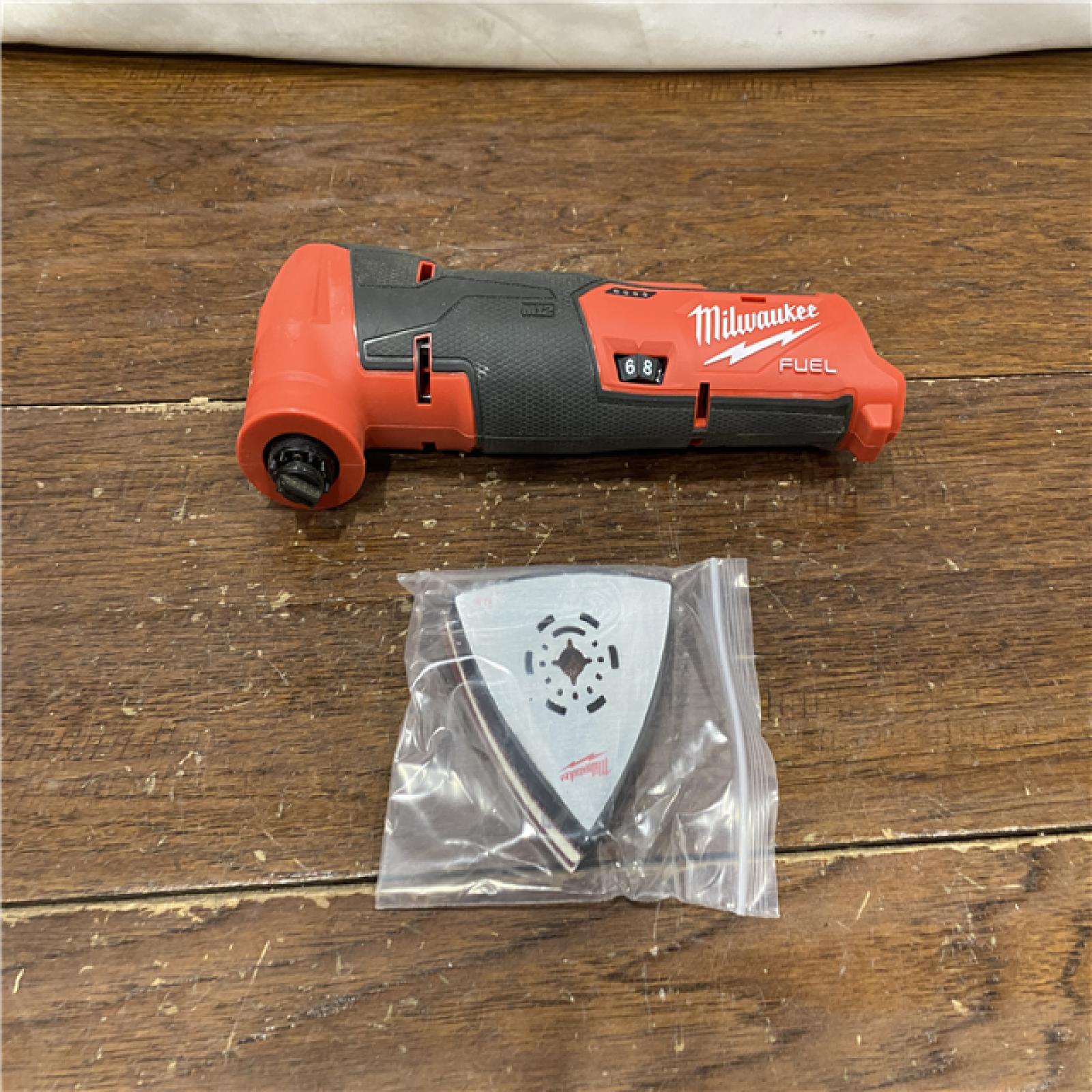 AS-IS Milwaukee M12 12V Lithium-Ion Cordless Oscillating Multi-Tool 2526-20 (Tool-Only)