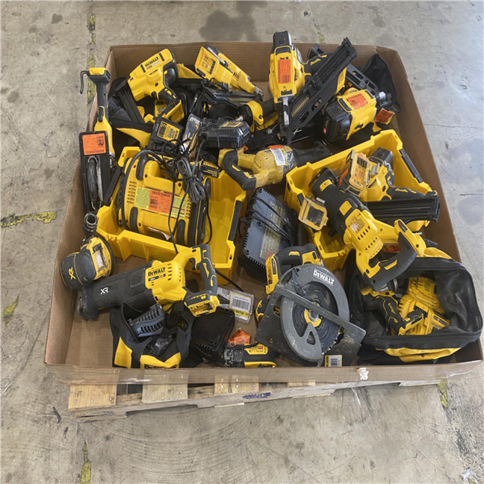 Houston Location AS IS - Tool Pallet