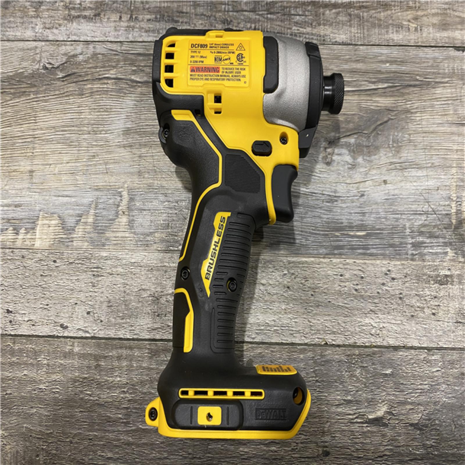 AS-IS DEWALT Atomic 20V Max Lithium-Ion Brushless Cordless Compact 1/4 in. Impact Driver Kit
