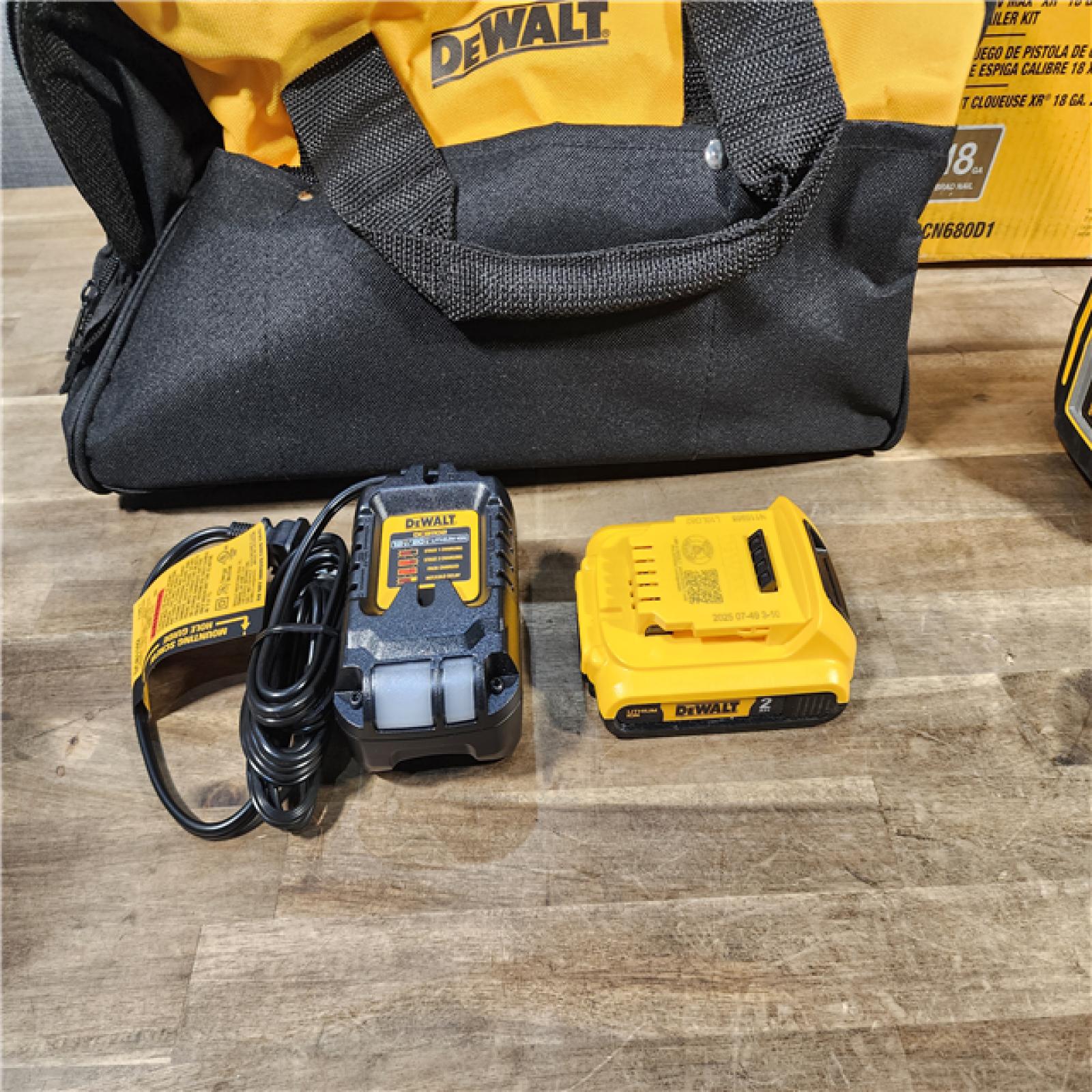 HOUSTON LOCATION - AS-IS DEWALT 20V MAX XR 18 Gauge Brad Nailer Kit