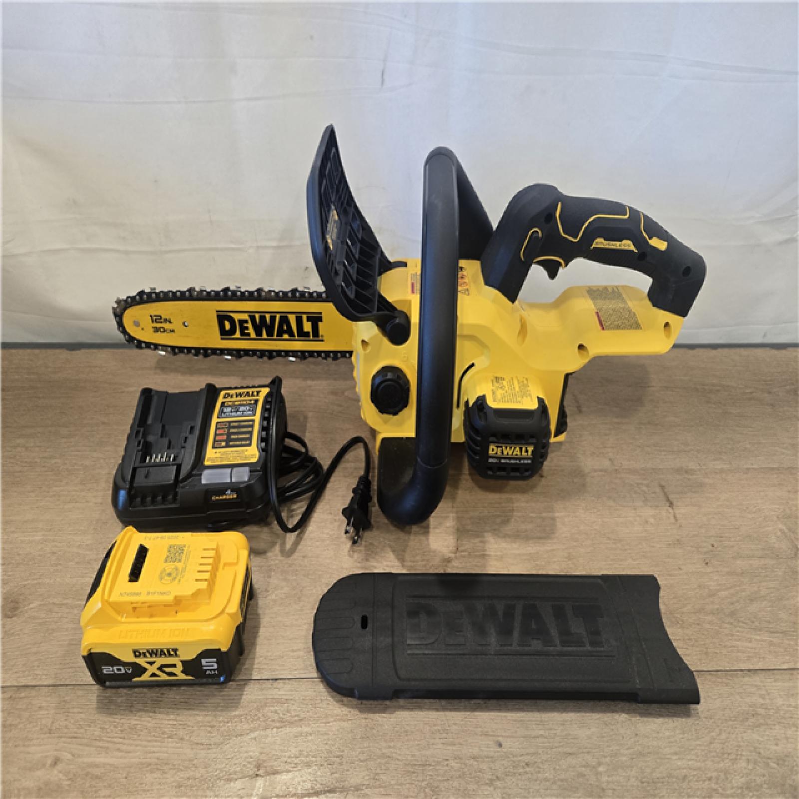 AS-IS DEWALT 20V MAX Compact 12 Cordless Chainsaw Kit