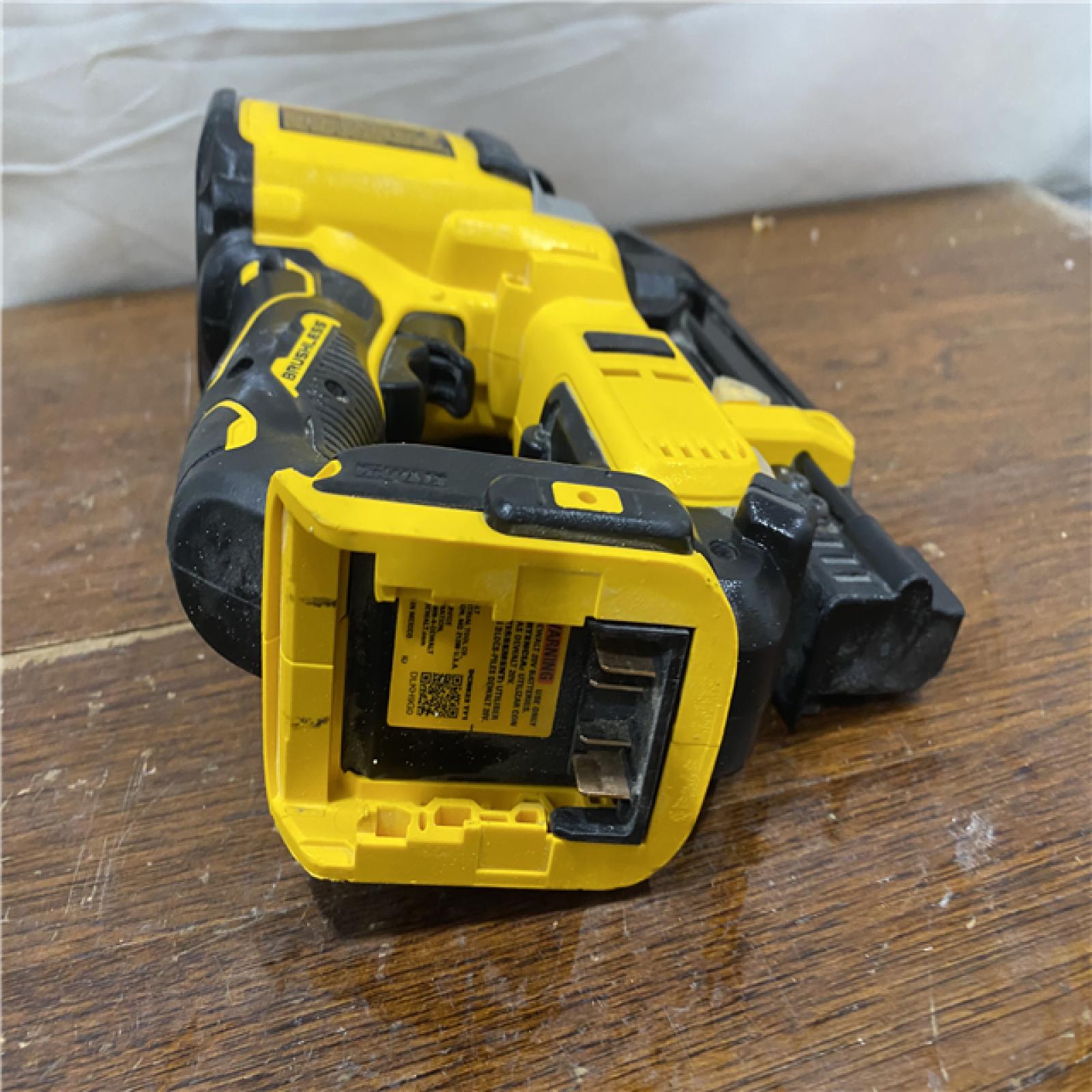 AS-IS DeWalt DCN623D1 20-Volt MAX Atomic Compact Cordless Pin Nailer Kit  Brushless Motor  23 Gauge  Battery - Quantity 1