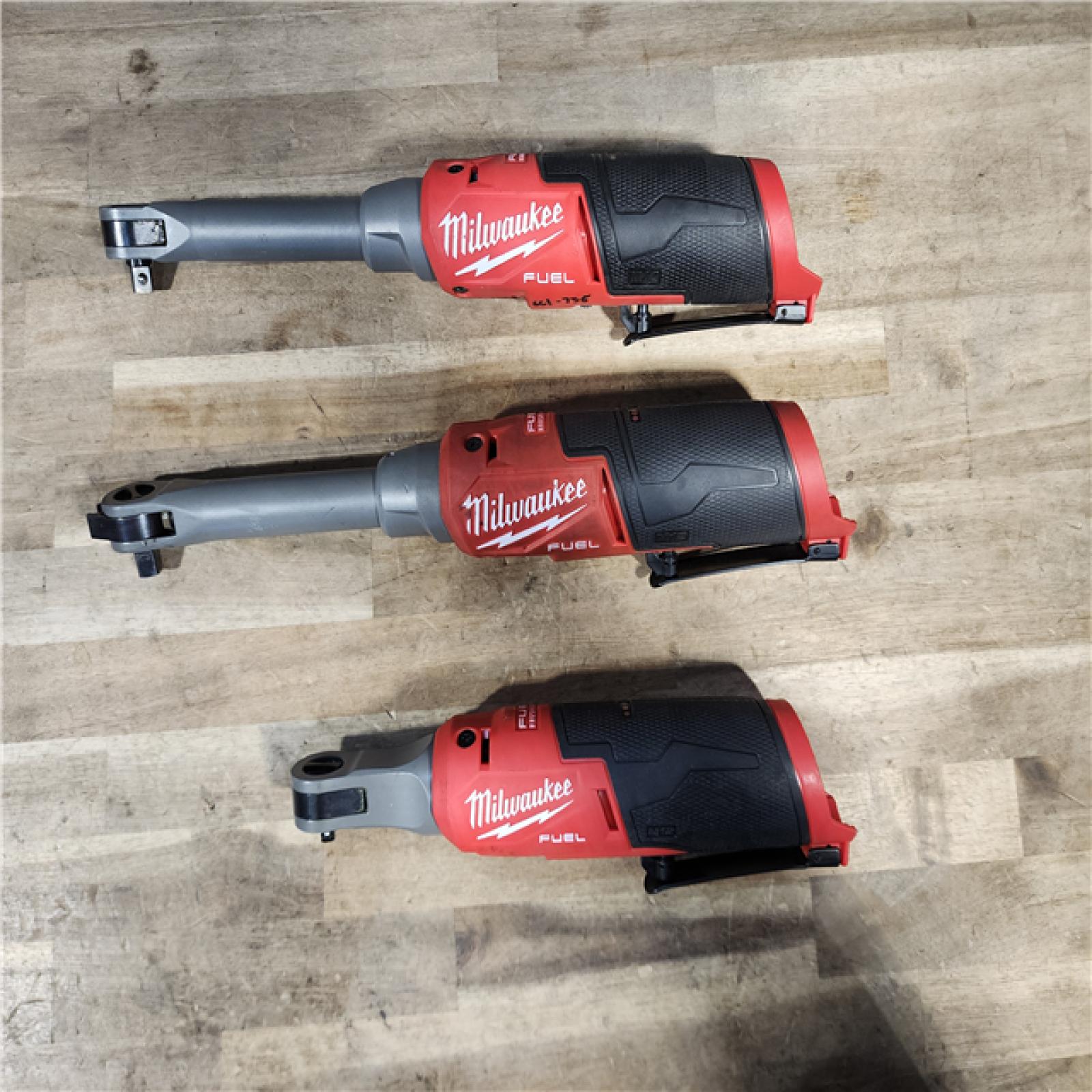 HOUSTON LOCATION - AS-IS MILWAUKEE 3 TOOL COMBO KIT W/ (2) BATTERY & CHARGER