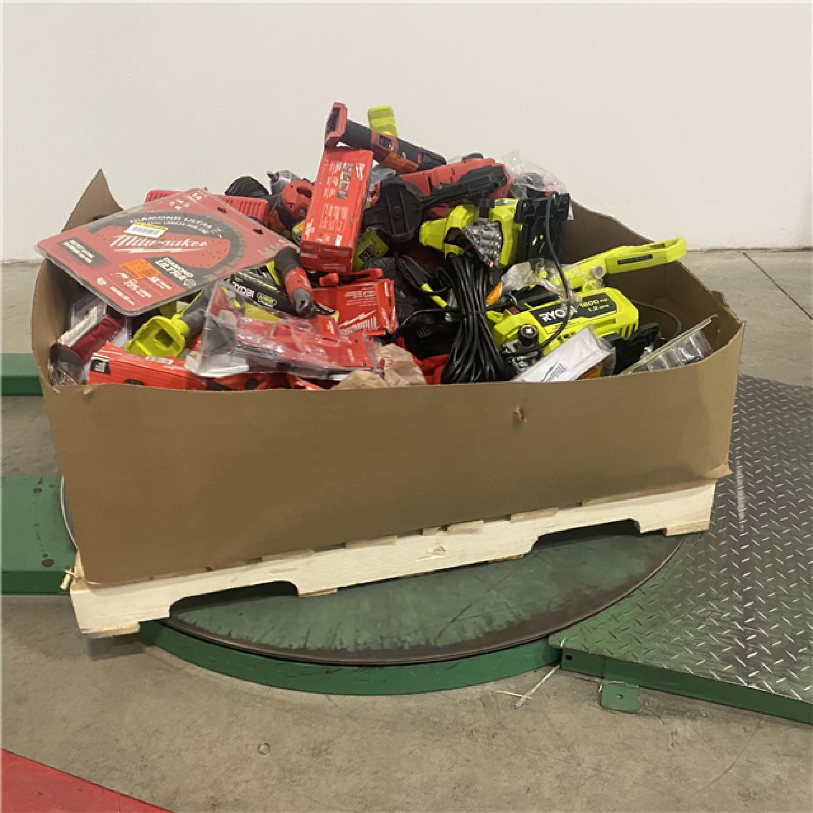Dallas Location - As-Is Tool Pallet