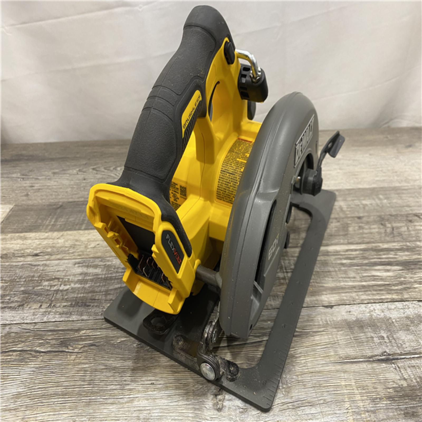 AS-IS DEWALT FLEXVOLT 60V MAX Cordless Brushless 7-1/4 in. Circular Saw with Brake (Tool Only)