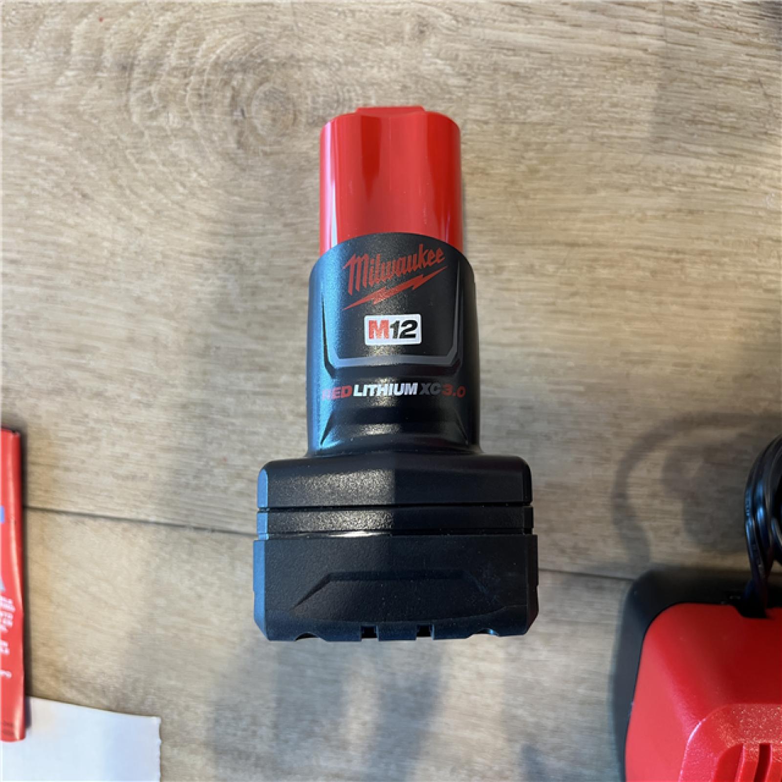 AS-IS Milwaukee M12 600 Mcm Cable Cutter Kit