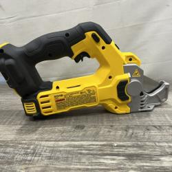 NEW - DEWALT 20V MAX Cordless Plastic Tubing Cutter (Tool Only)